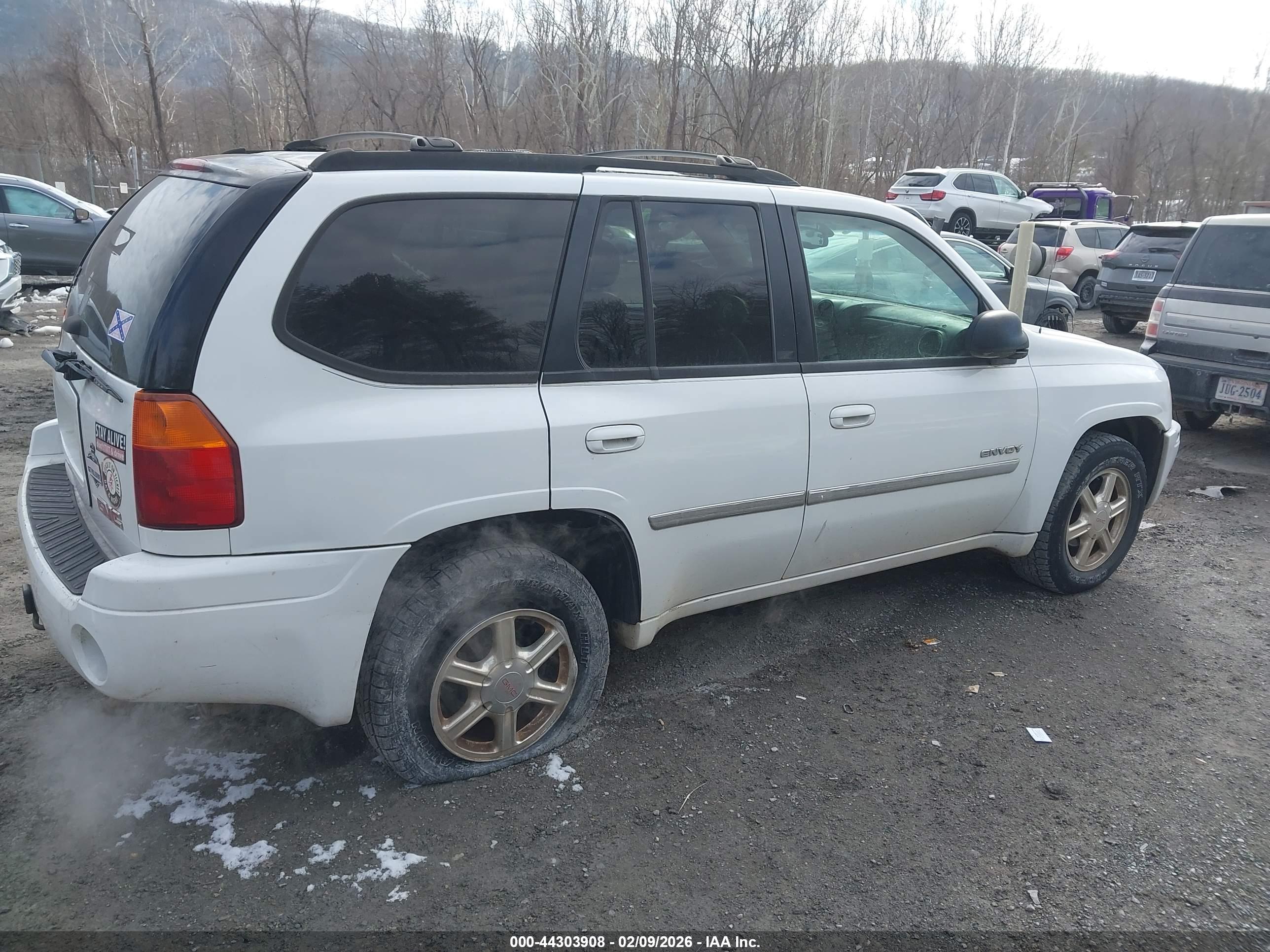 GMC ENVOY image 4
