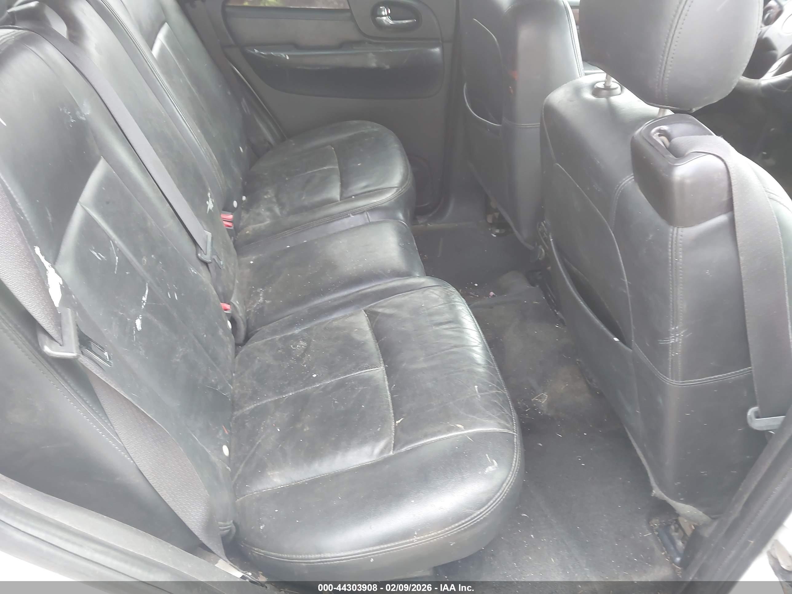GMC ENVOY image 8