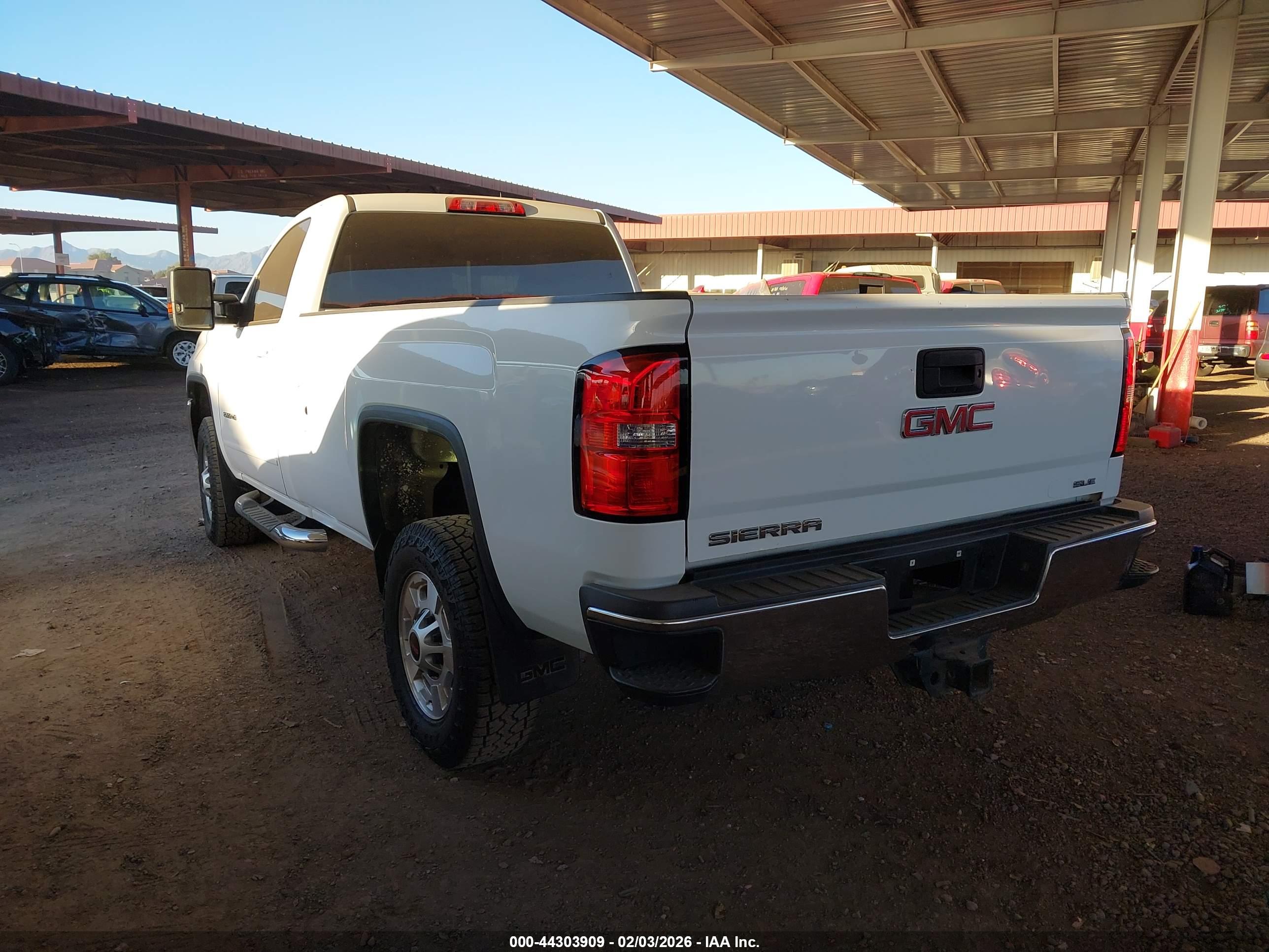 GMC SIERRA image 3