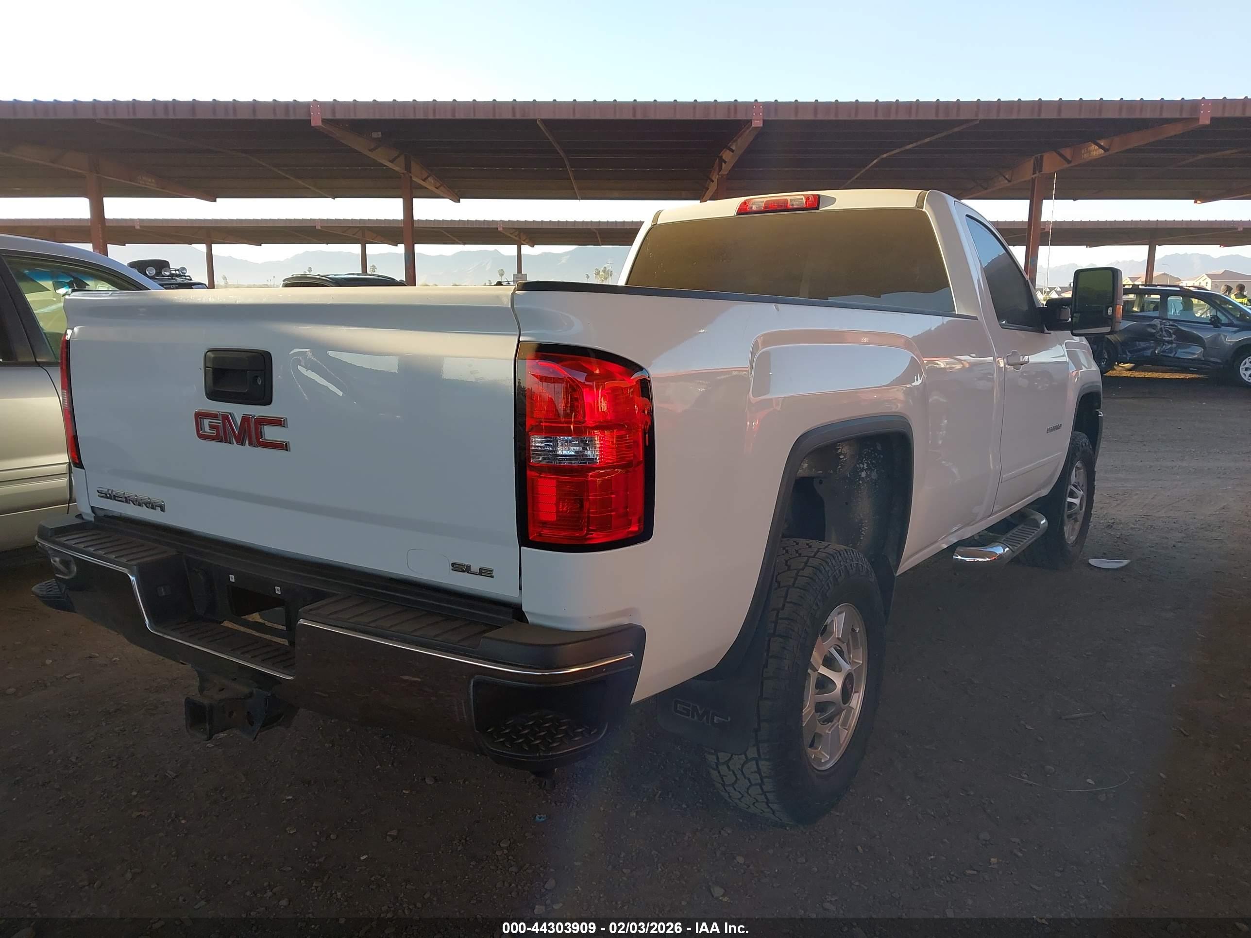 GMC SIERRA image 4