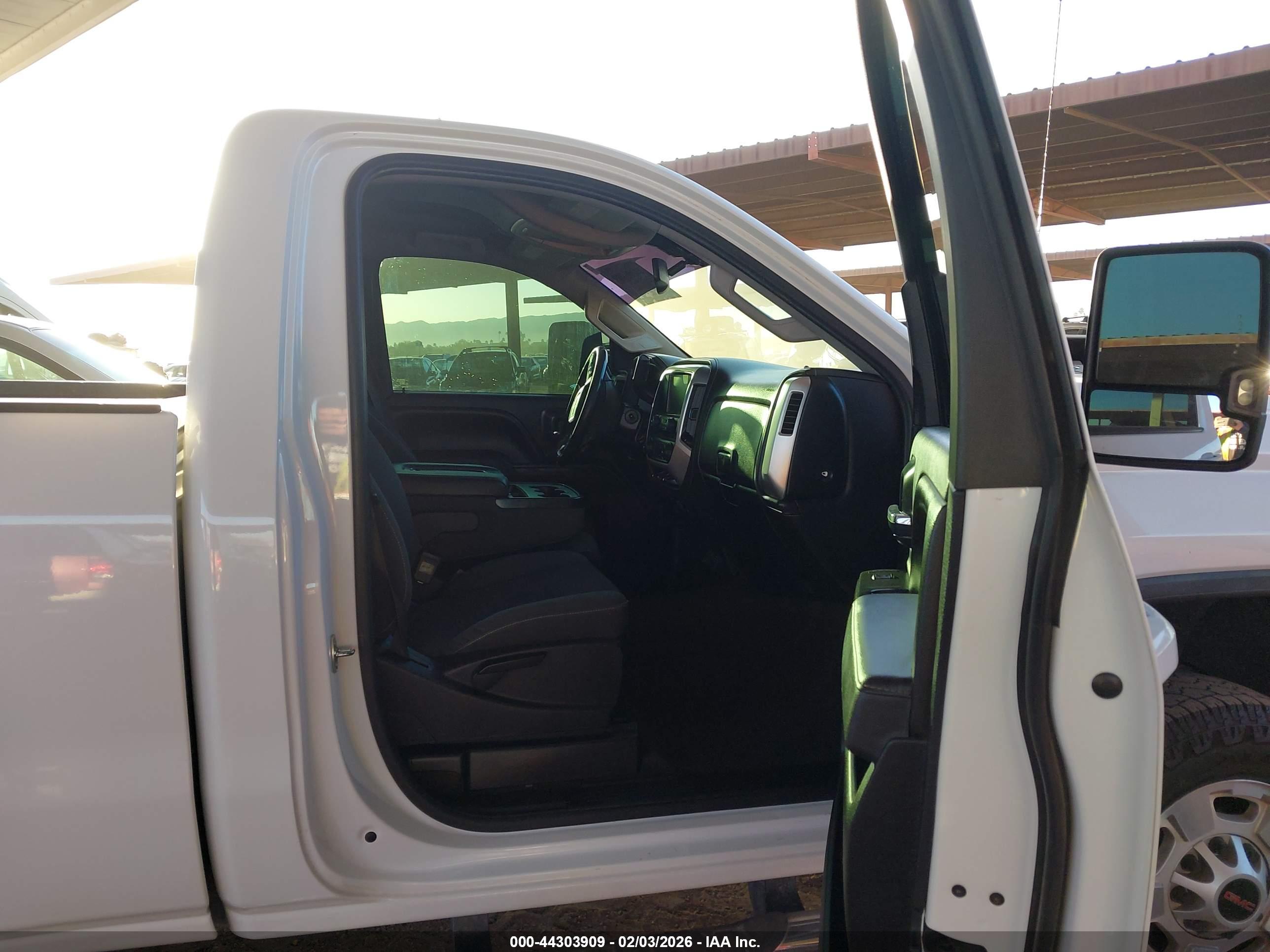 GMC SIERRA image 5