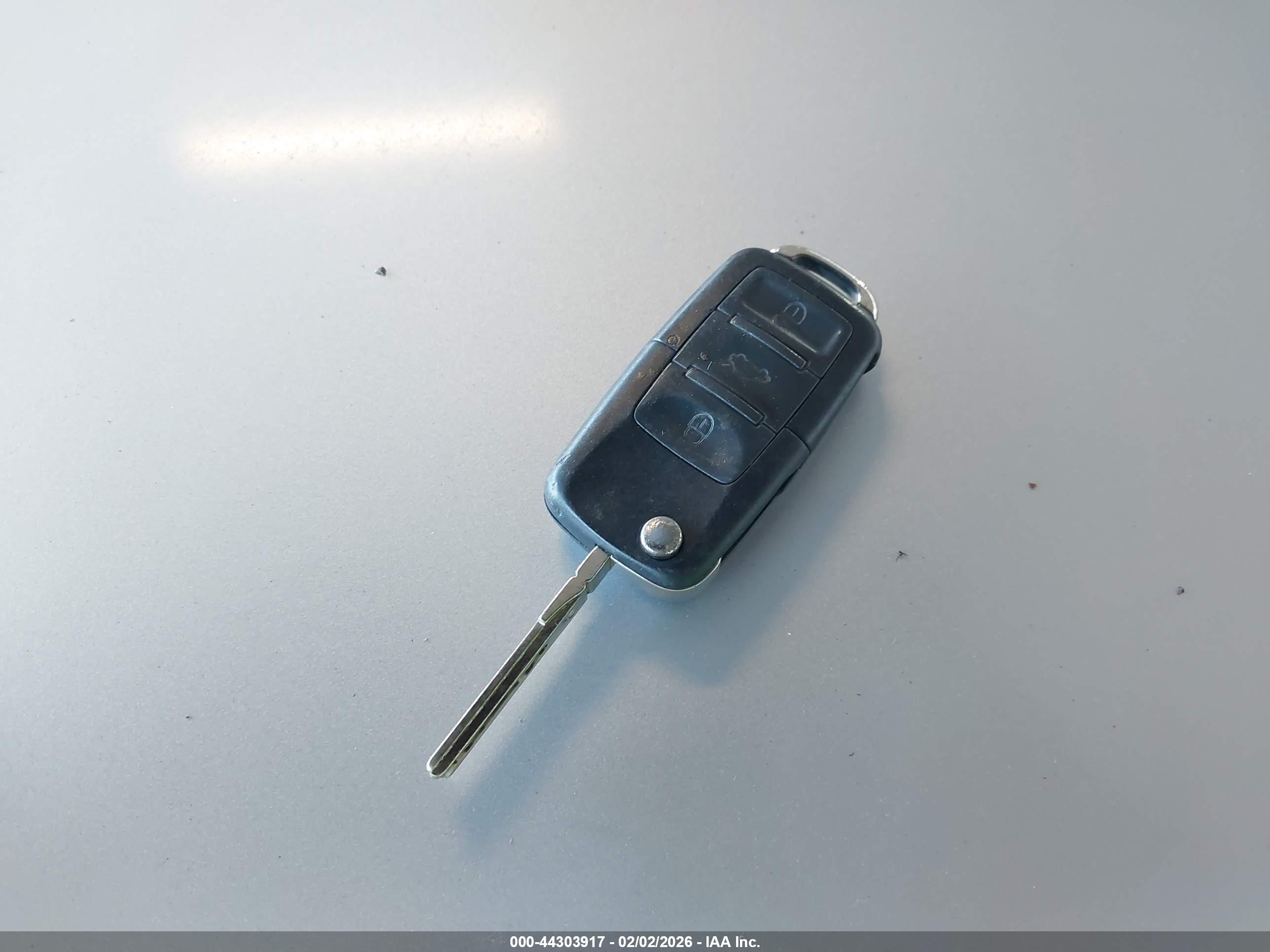 VOLKSWAGEN GTI image 11