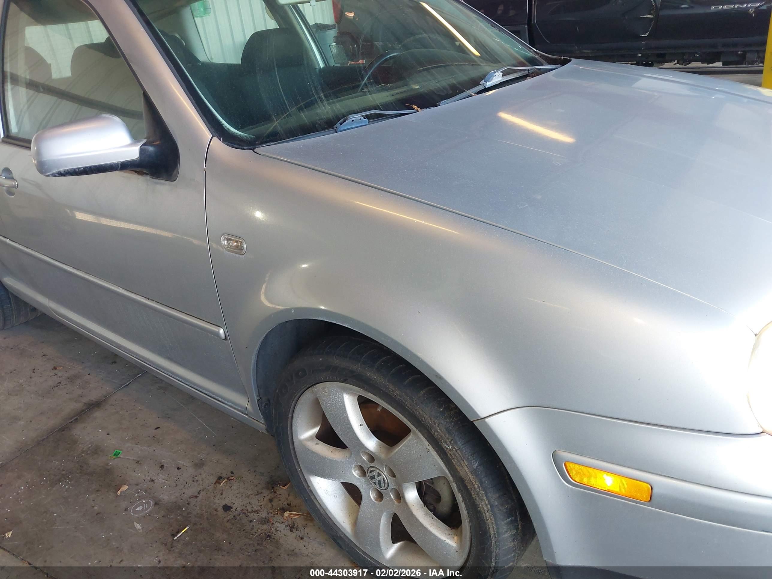 VOLKSWAGEN GTI image 6