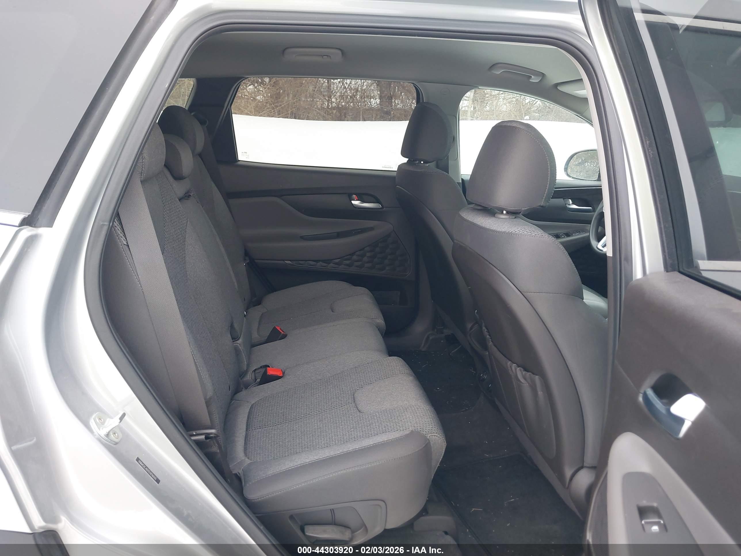 HYUNDAI SANTA image 8
