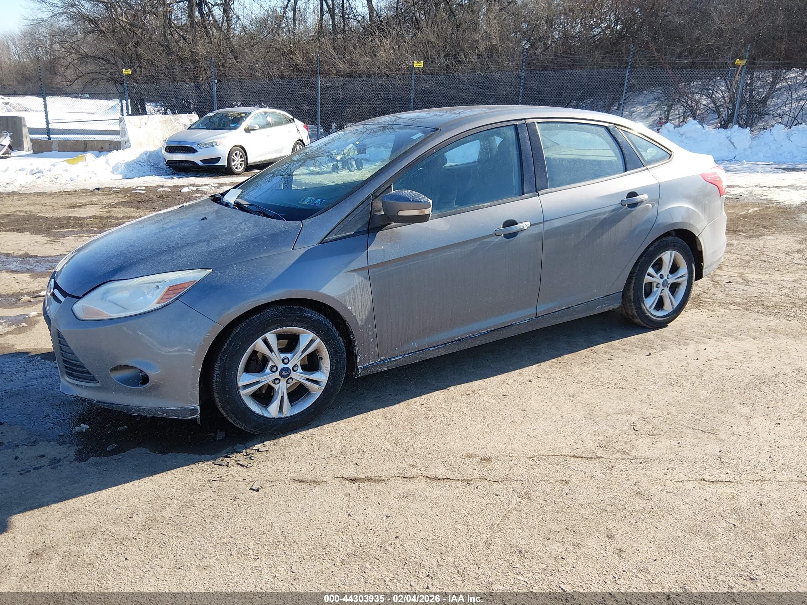 FORD FOCUS image 2