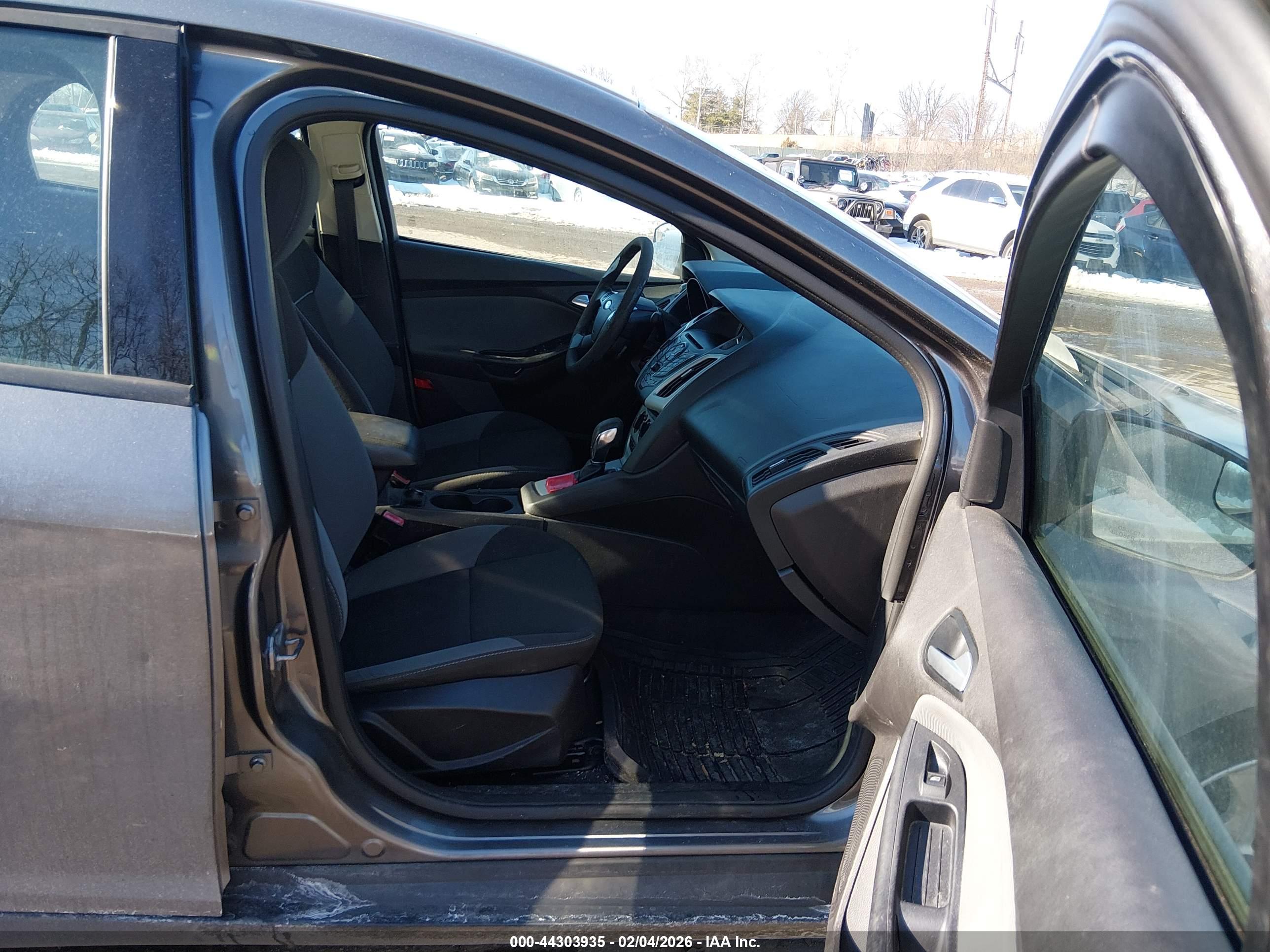 FORD FOCUS image 5