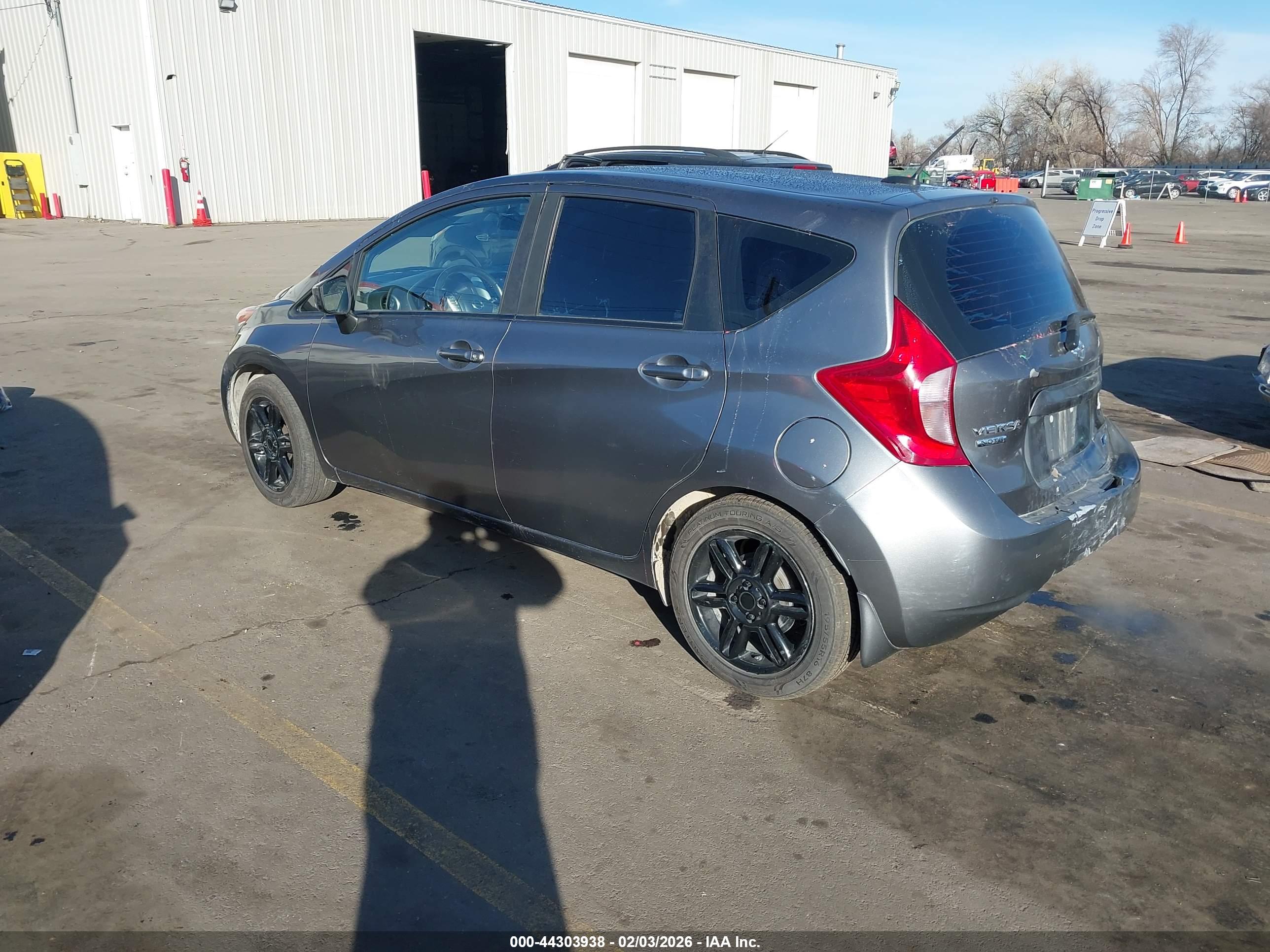 NISSAN VERSA image 3