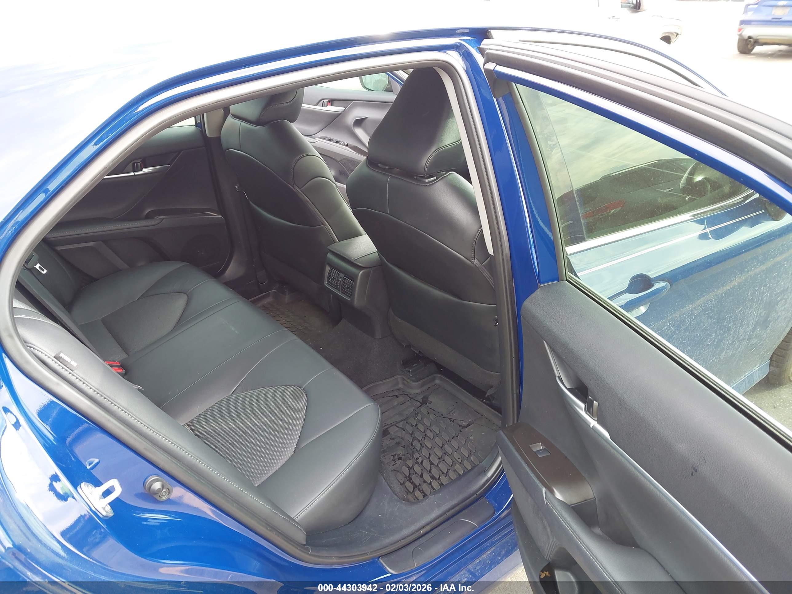 TOYOTA CAMRY image 8