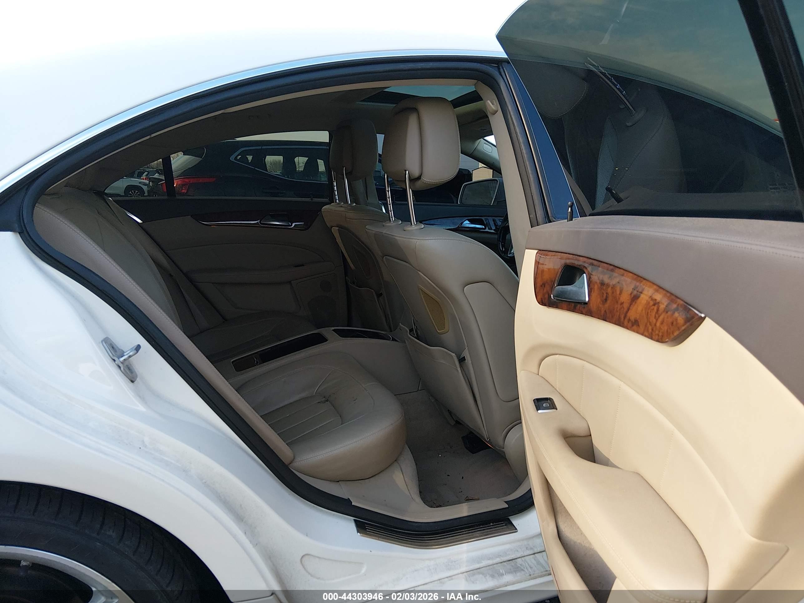 MERCEDES-BENZ CLS image 8