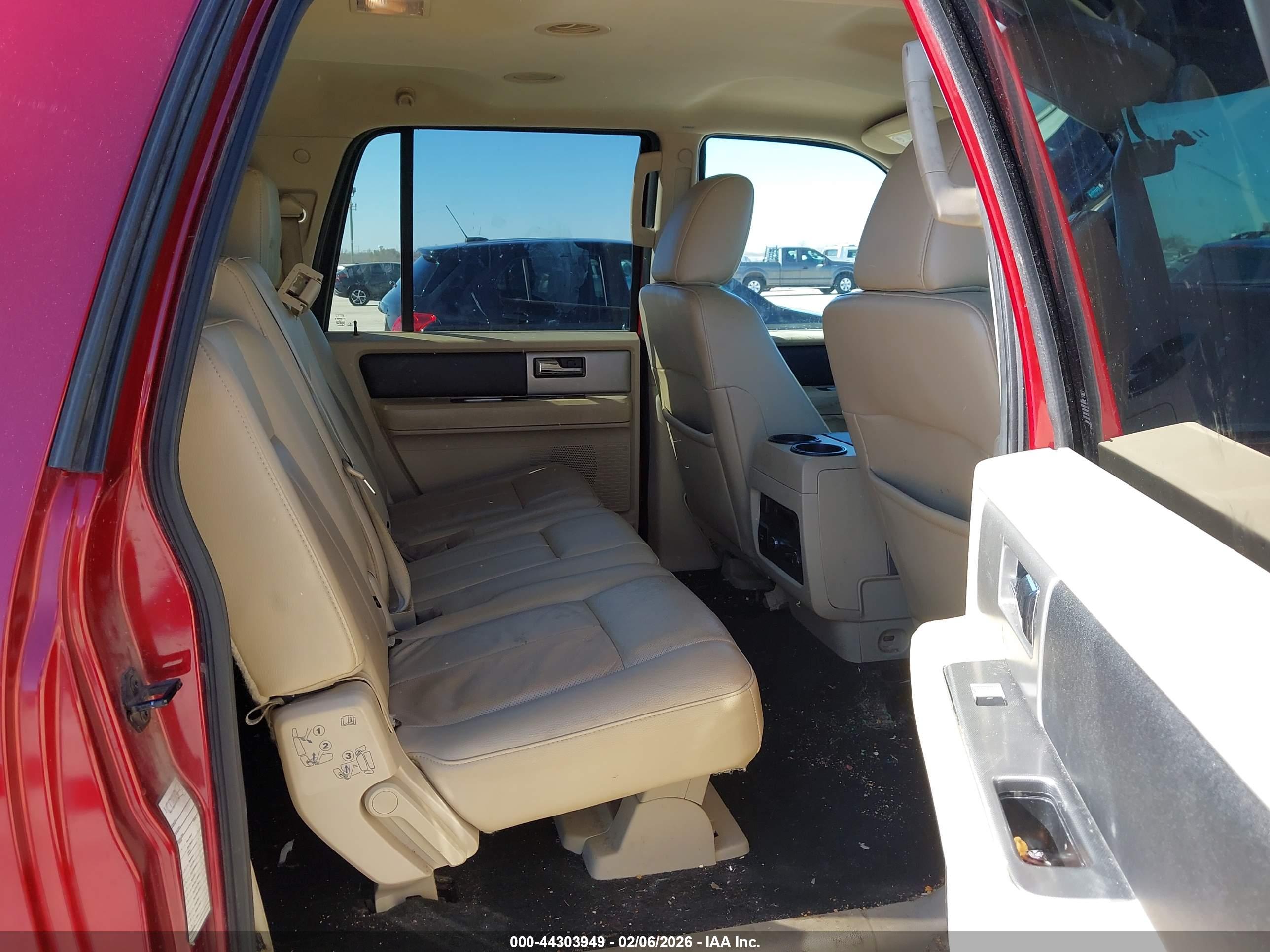 FORD EXPEDITION image 8