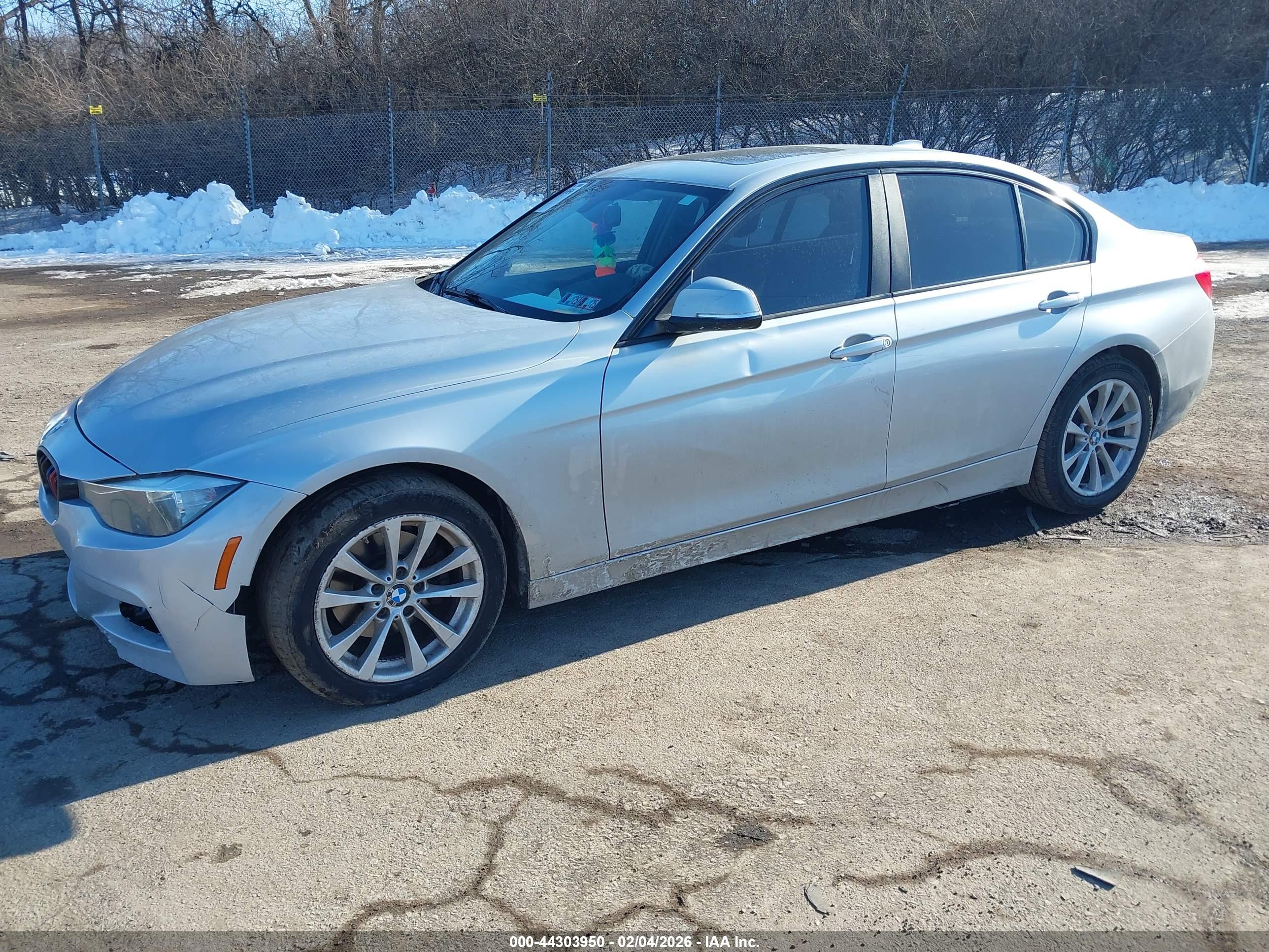 BMW 320I image 2