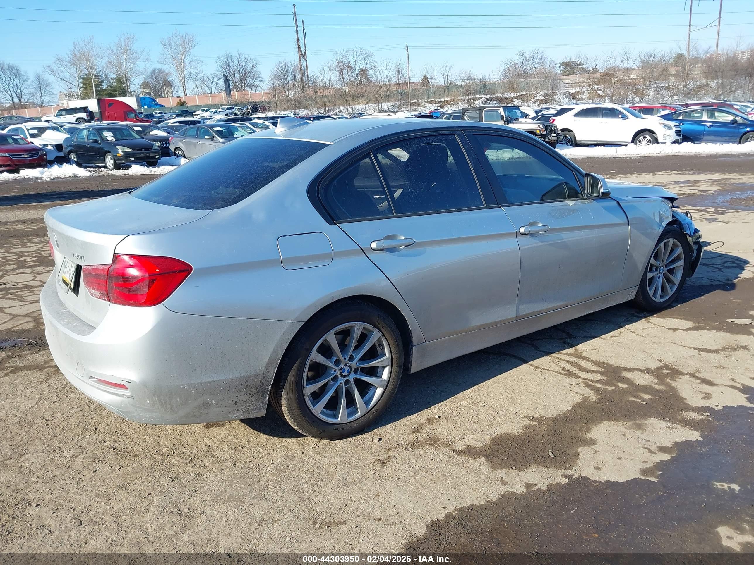 BMW 320I image 4