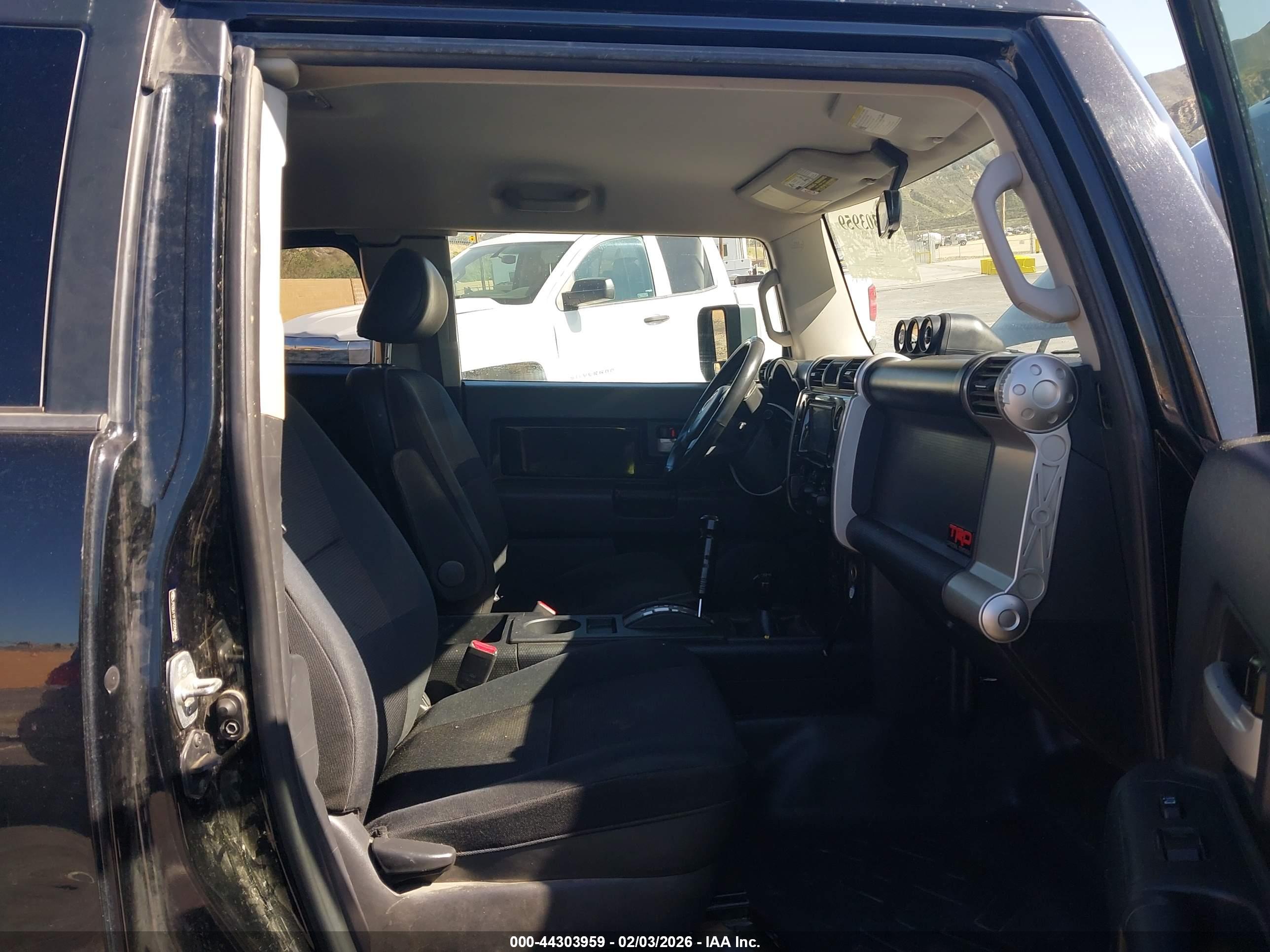 TOYOTA FJ image 5