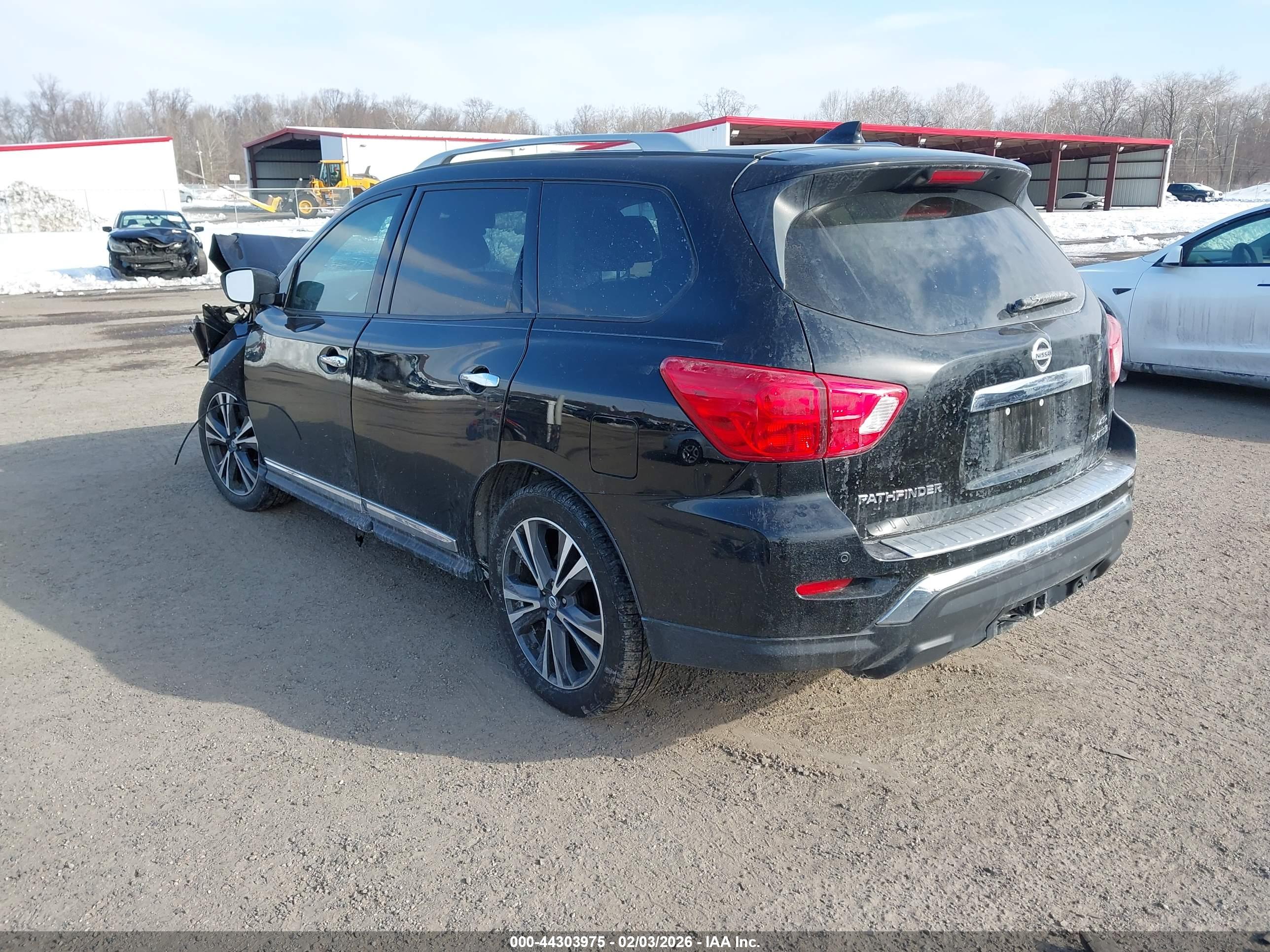 NISSAN PATHFINDER image 3