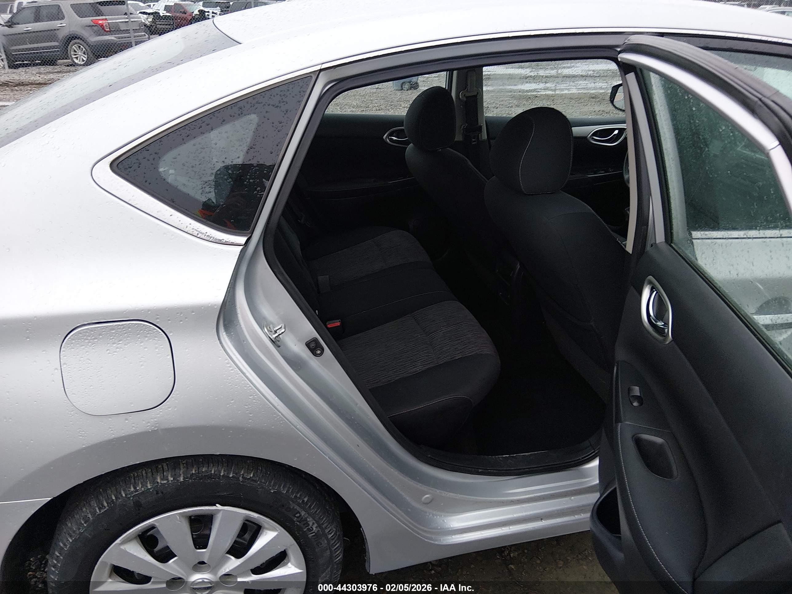 NISSAN SENTRA image 8