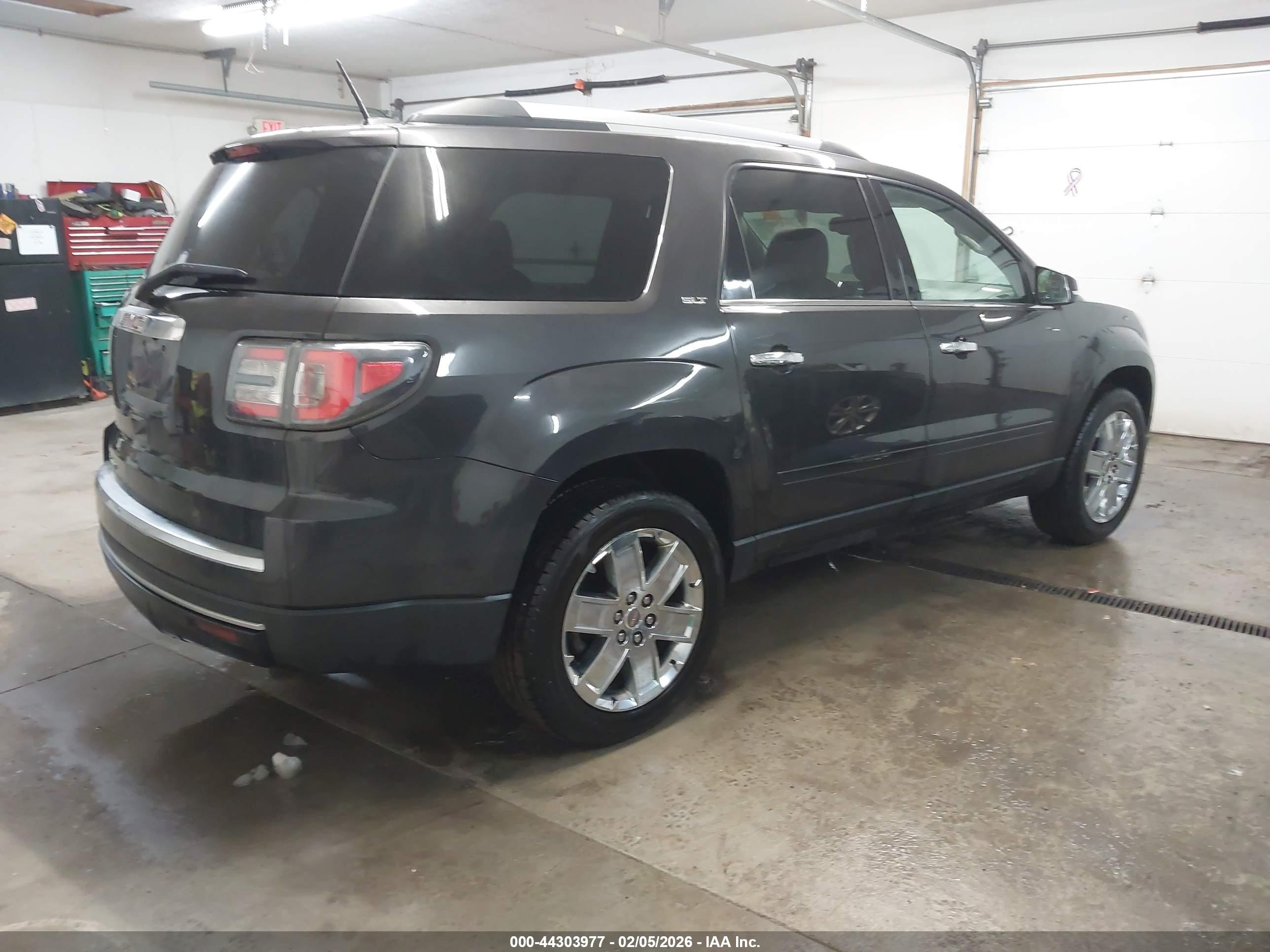 GMC ACADIA image 4