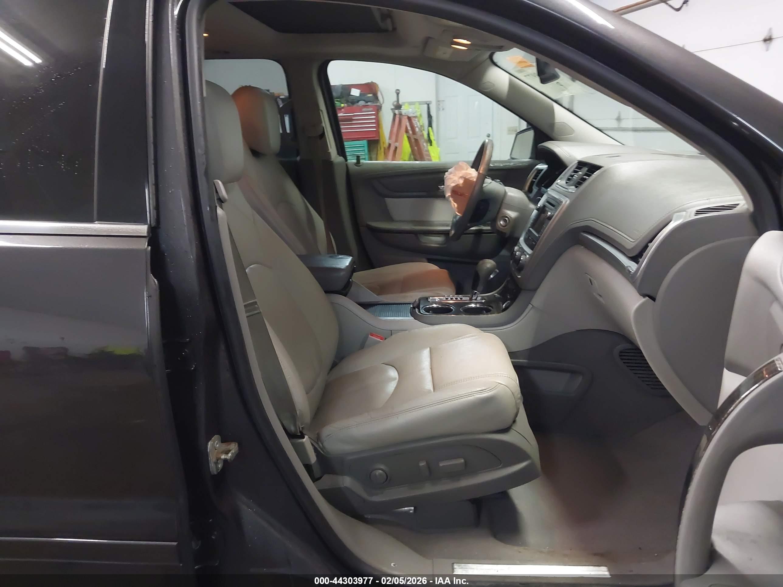 GMC ACADIA image 5