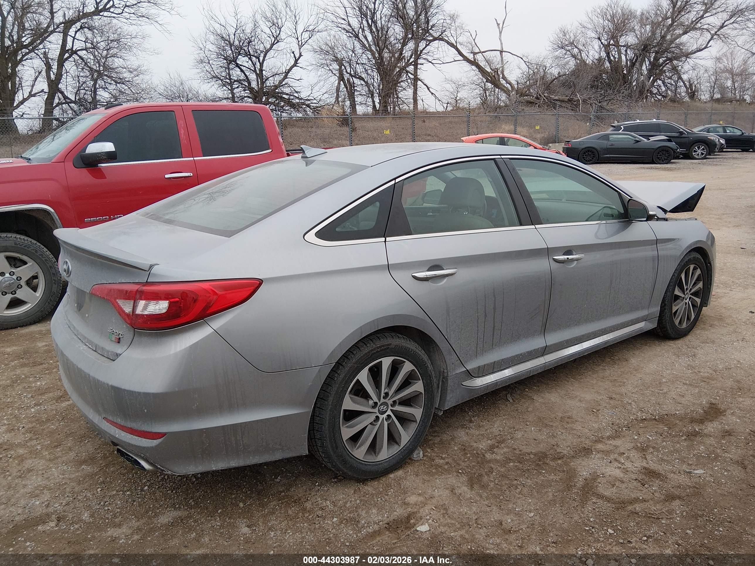 HYUNDAI SONATA image 4