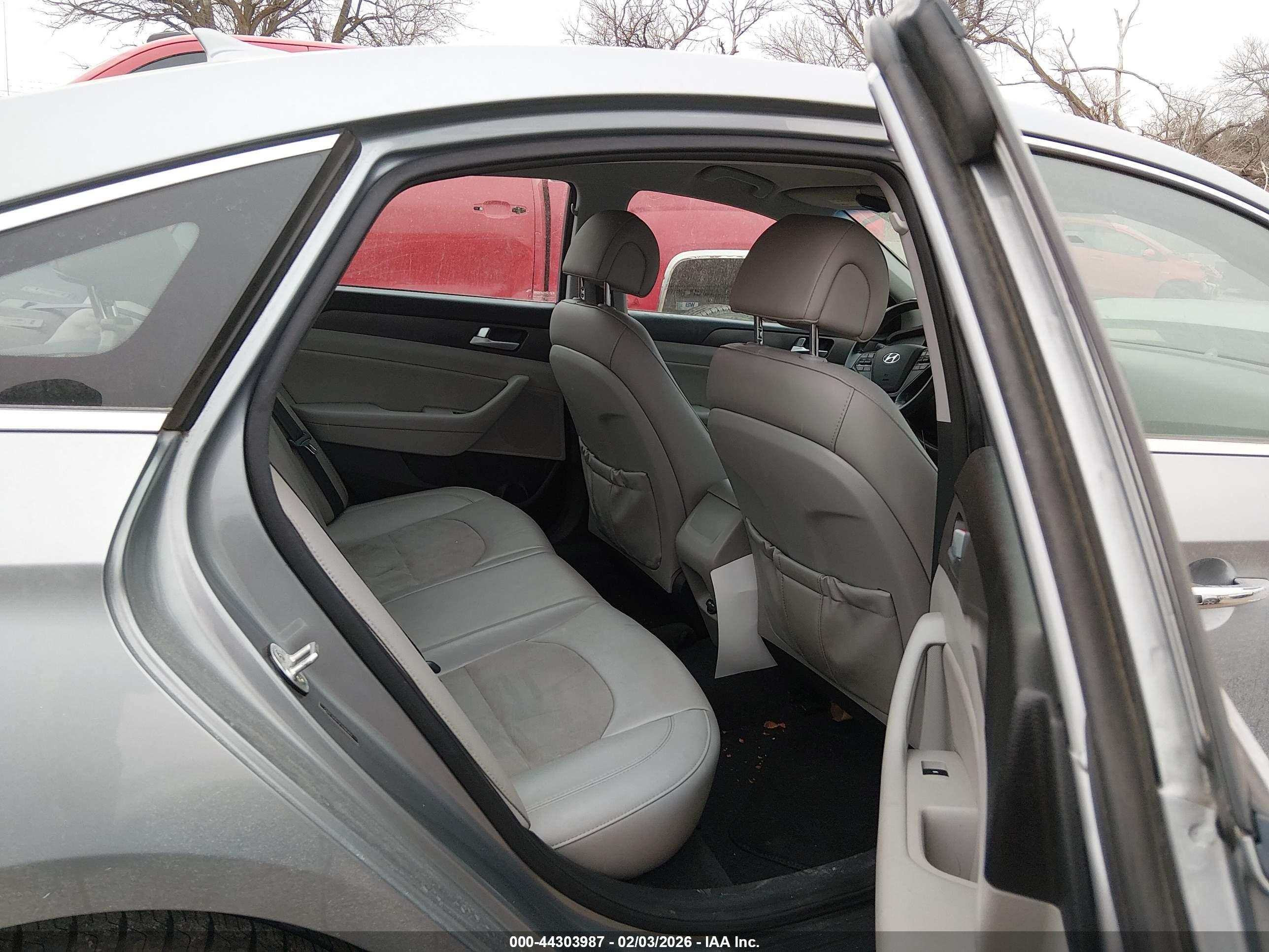 HYUNDAI SONATA image 8