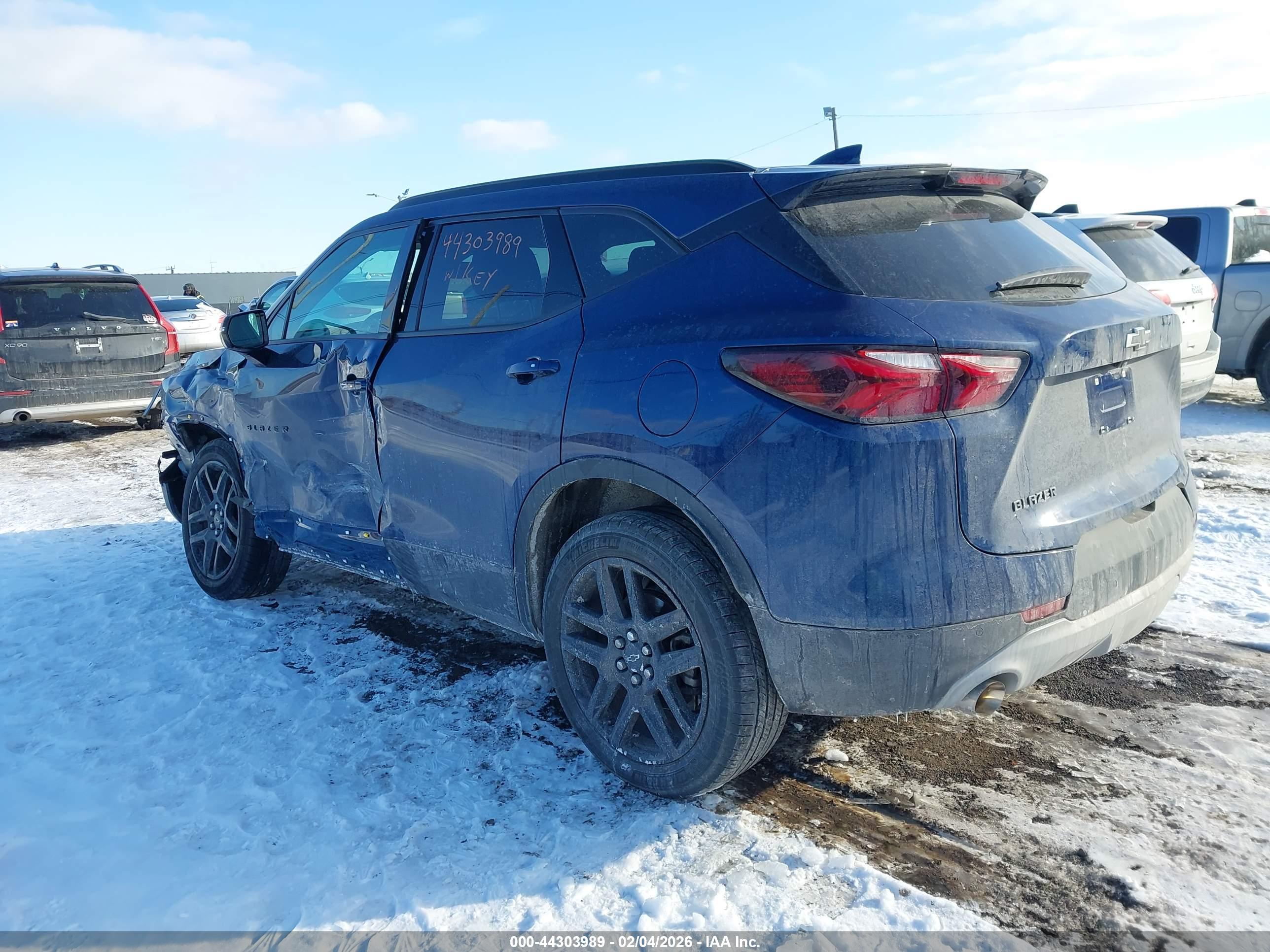 CHEVROLET BLAZER image 3