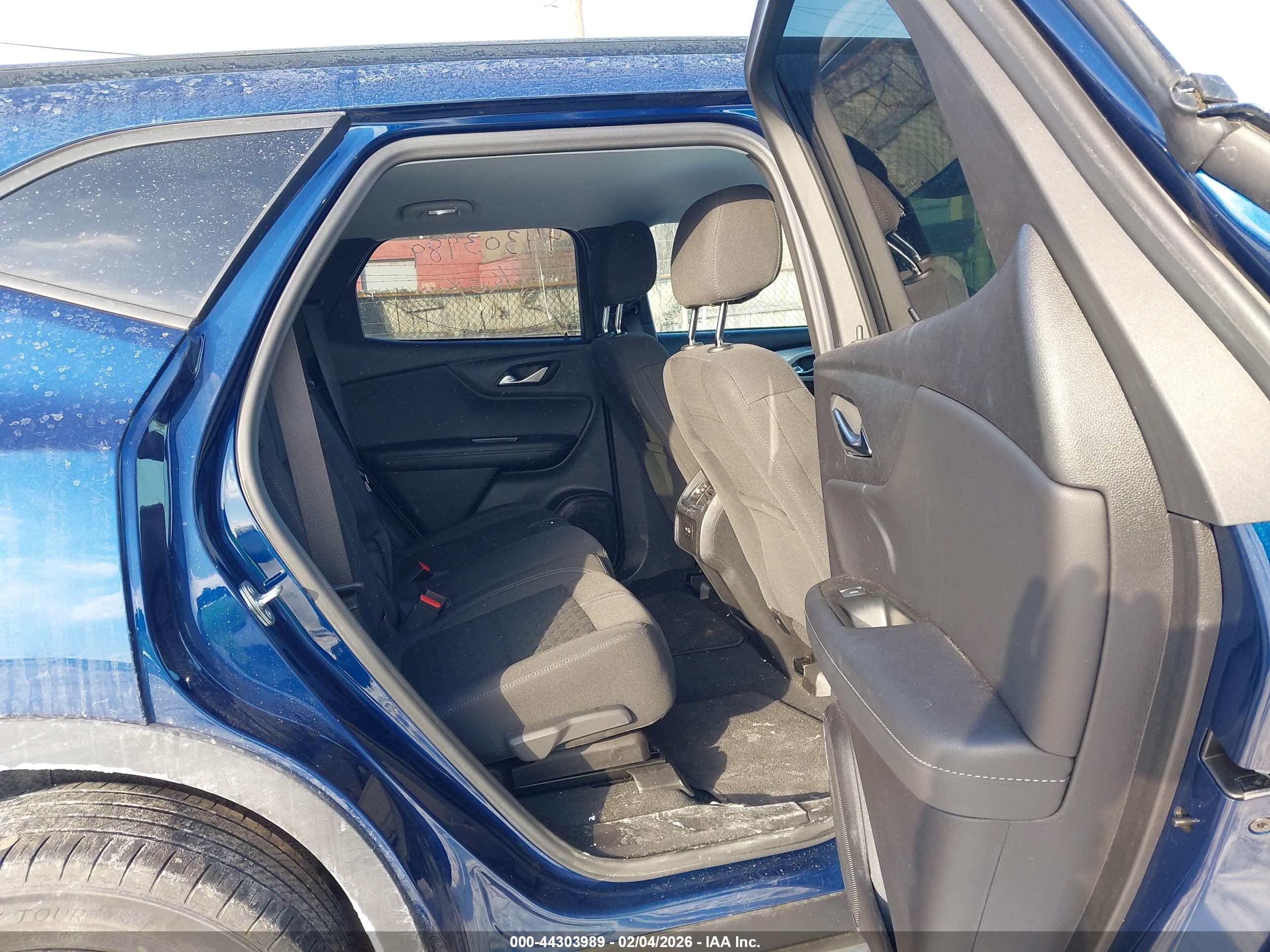 CHEVROLET BLAZER image 8