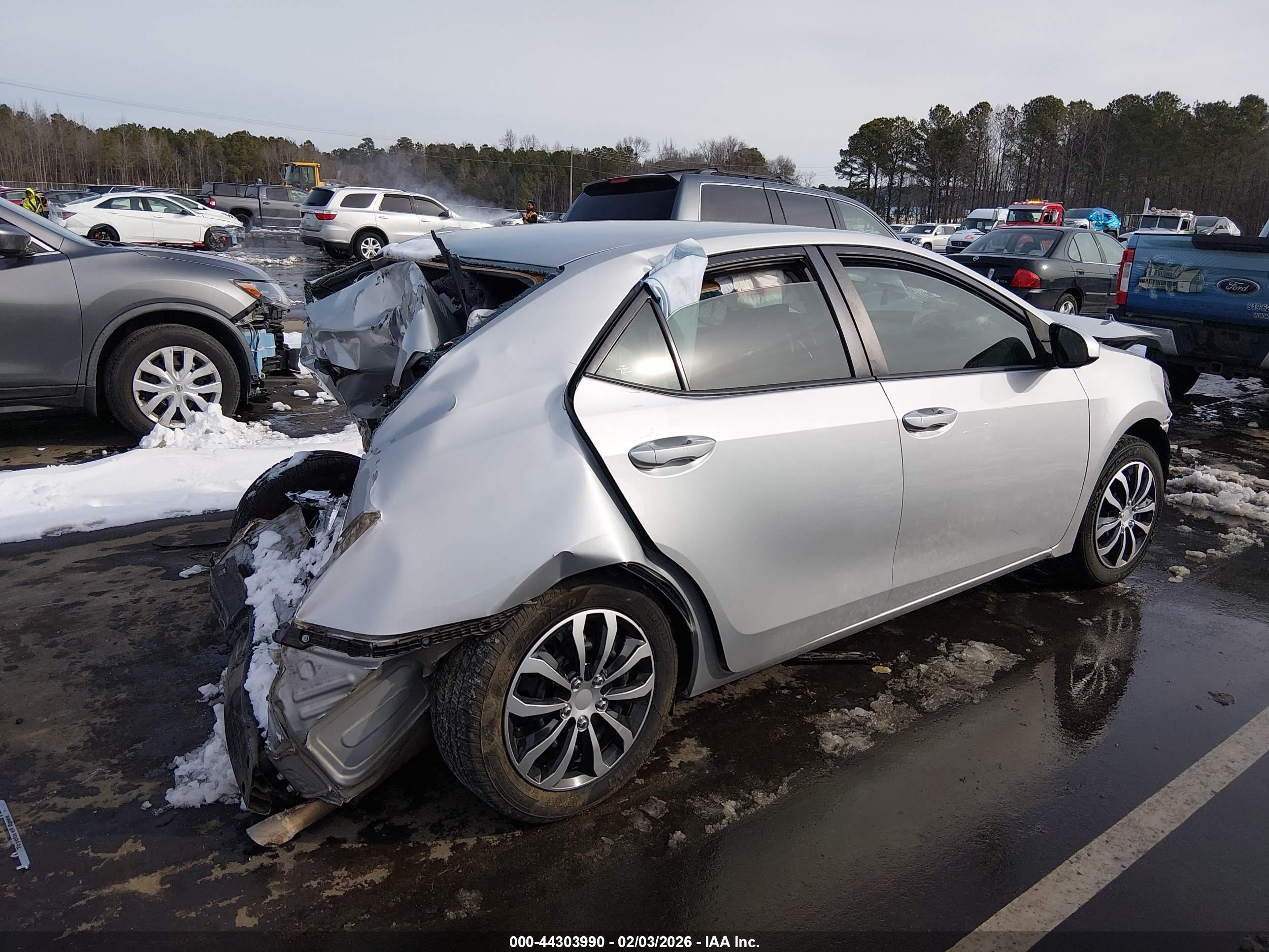 TOYOTA COROLLA image 4
