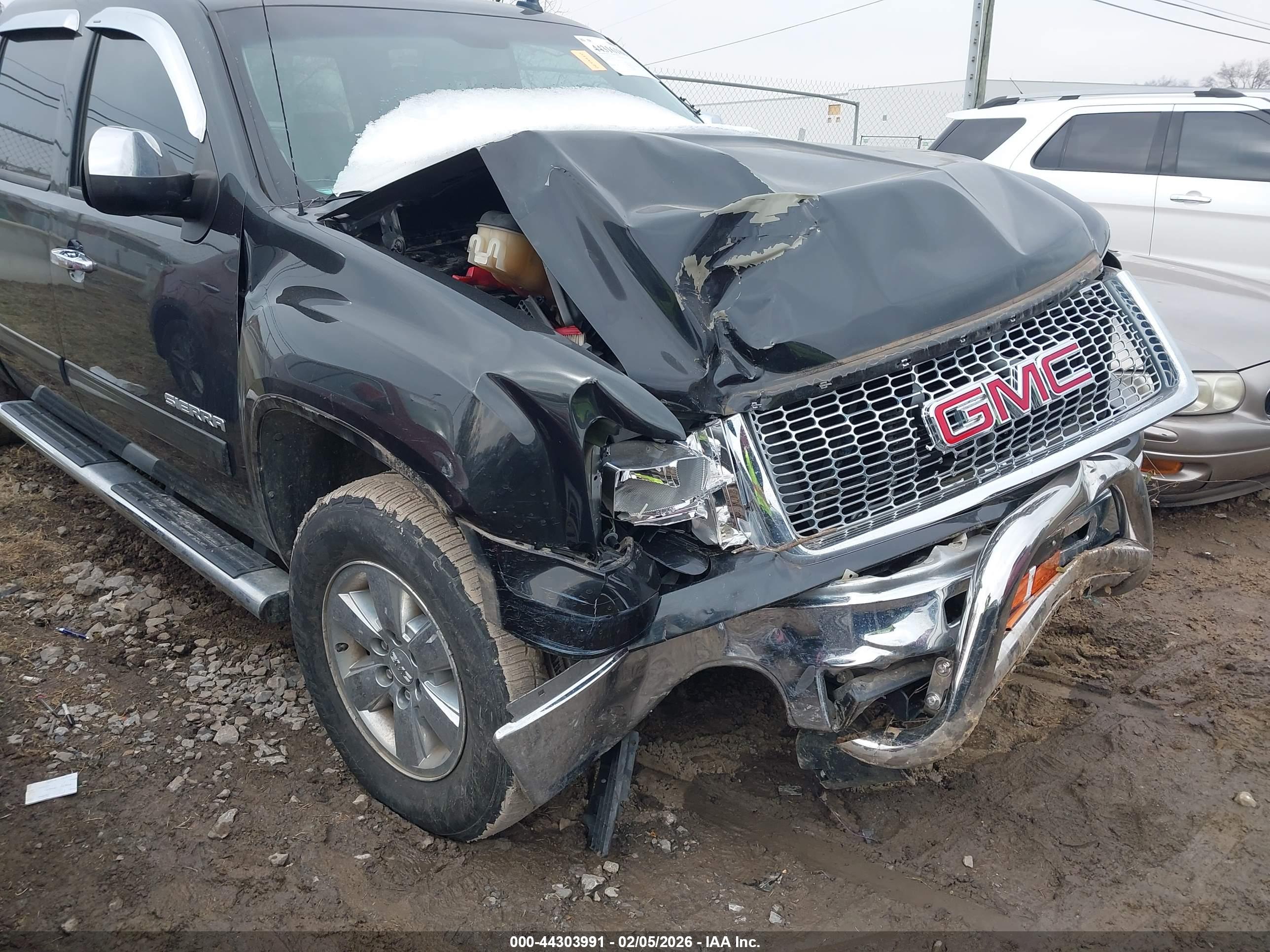 GMC SIERRA image 6