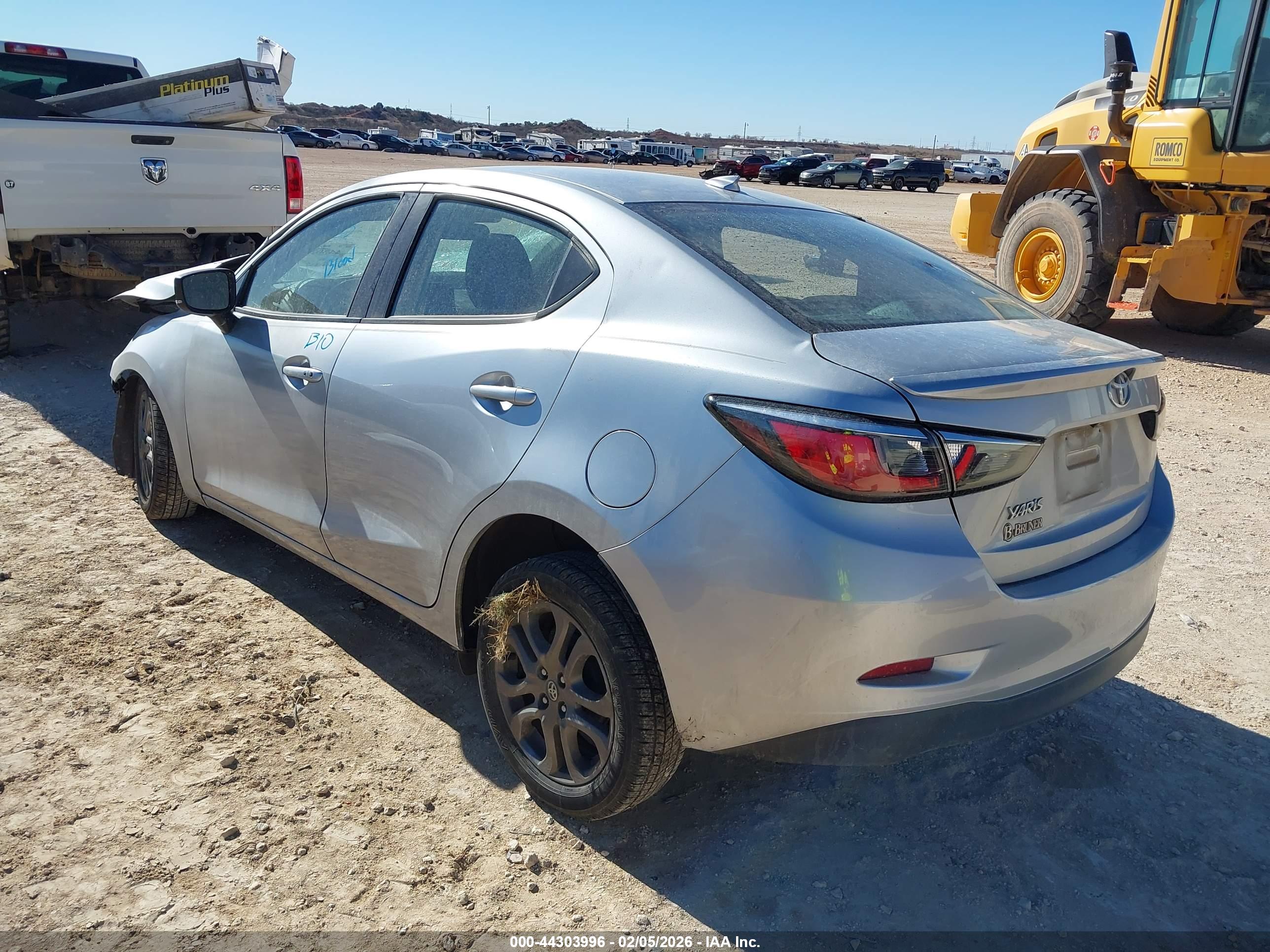 TOYOTA YARIS image 3
