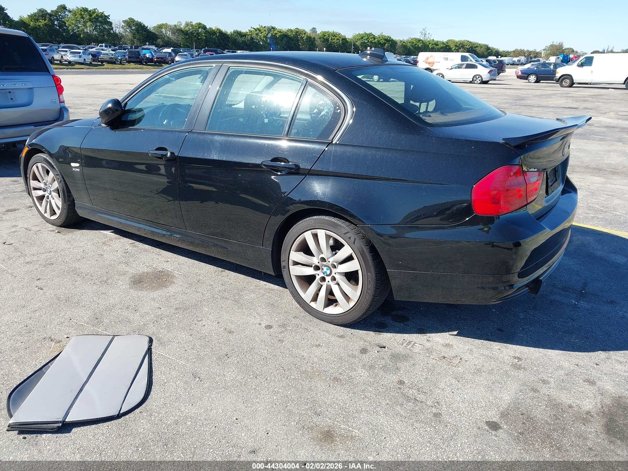 BMW 335I image 3