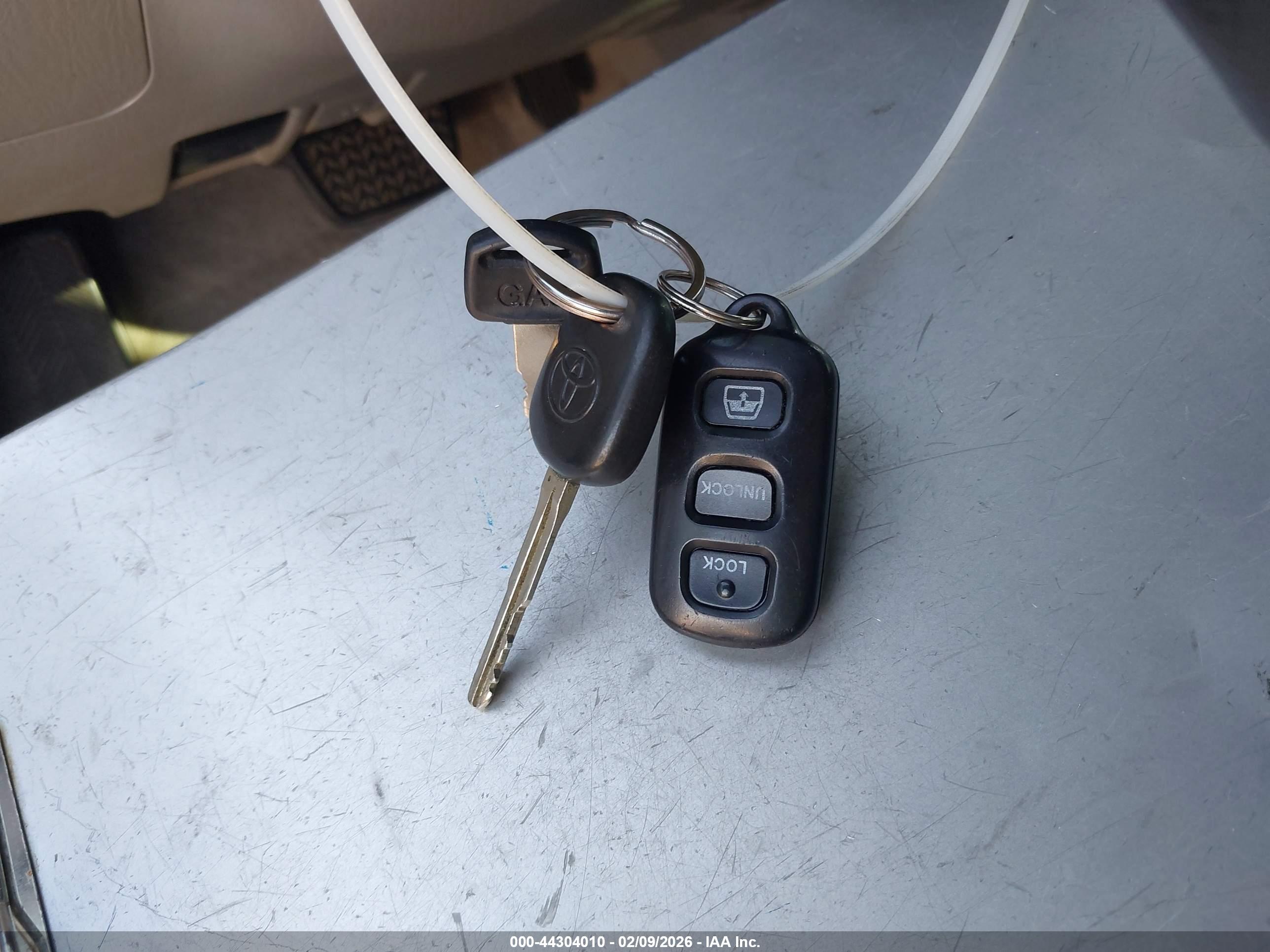 TOYOTA 4RUNNER image 11