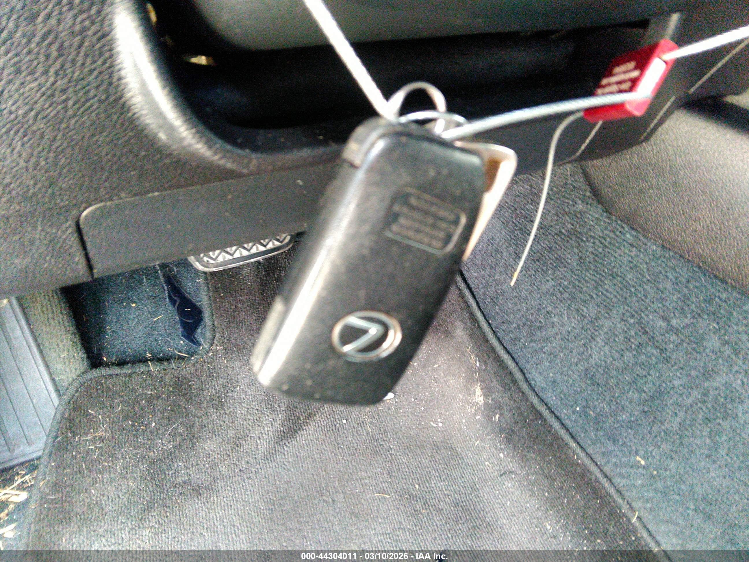 LEXUS ES image 11