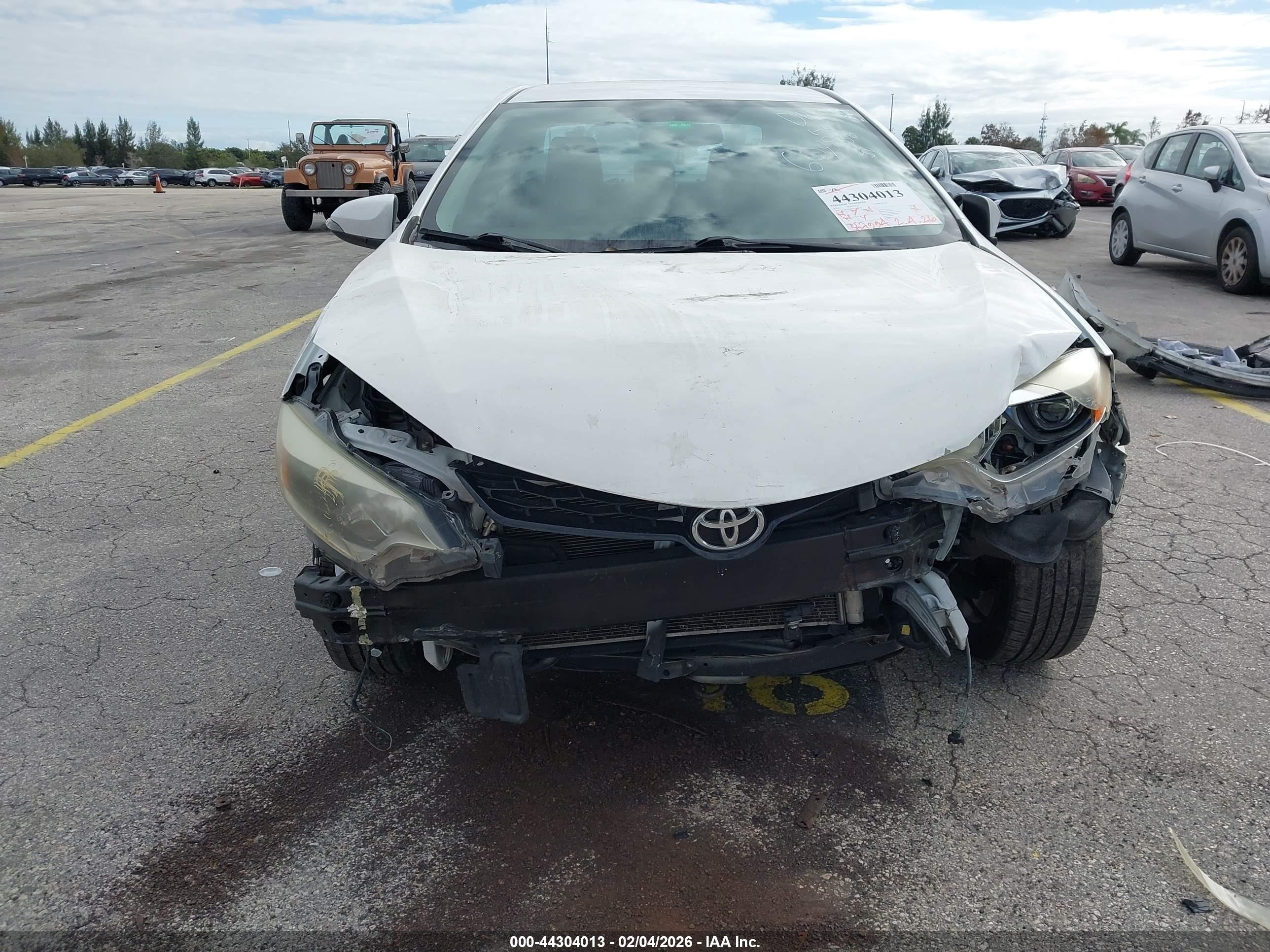 TOYOTA COROLLA image 6