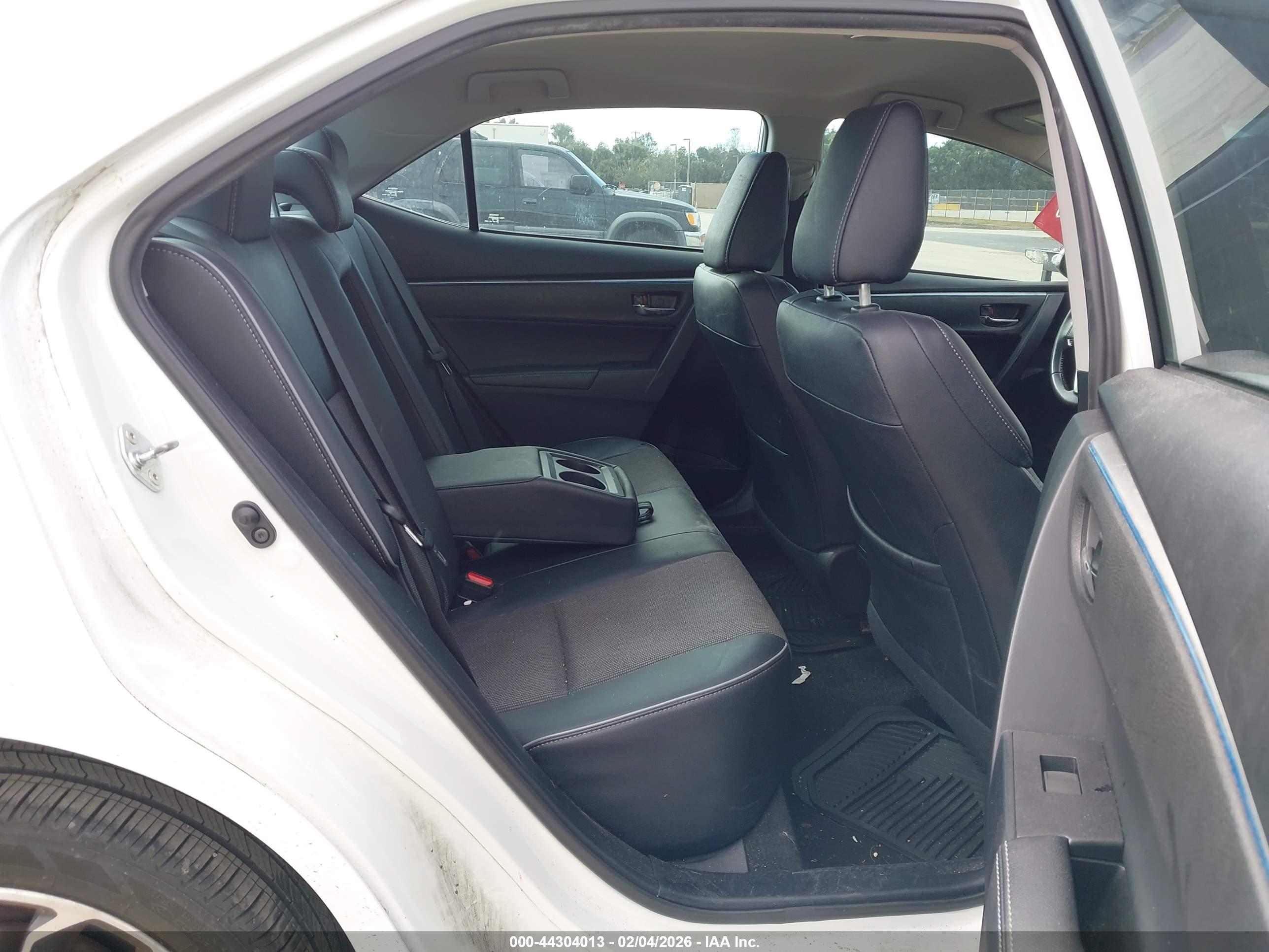 TOYOTA COROLLA image 8