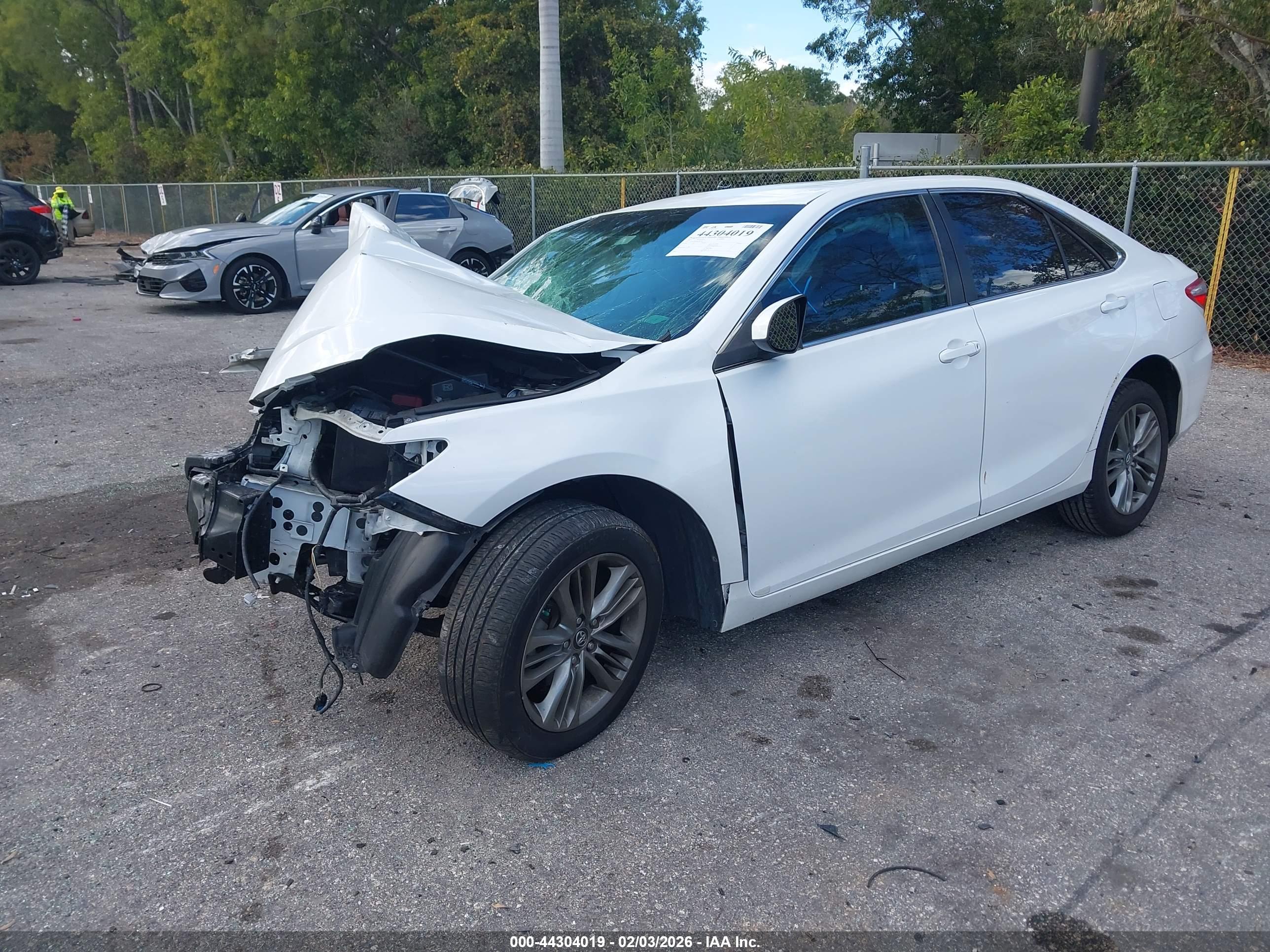 TOYOTA CAMRY image 2