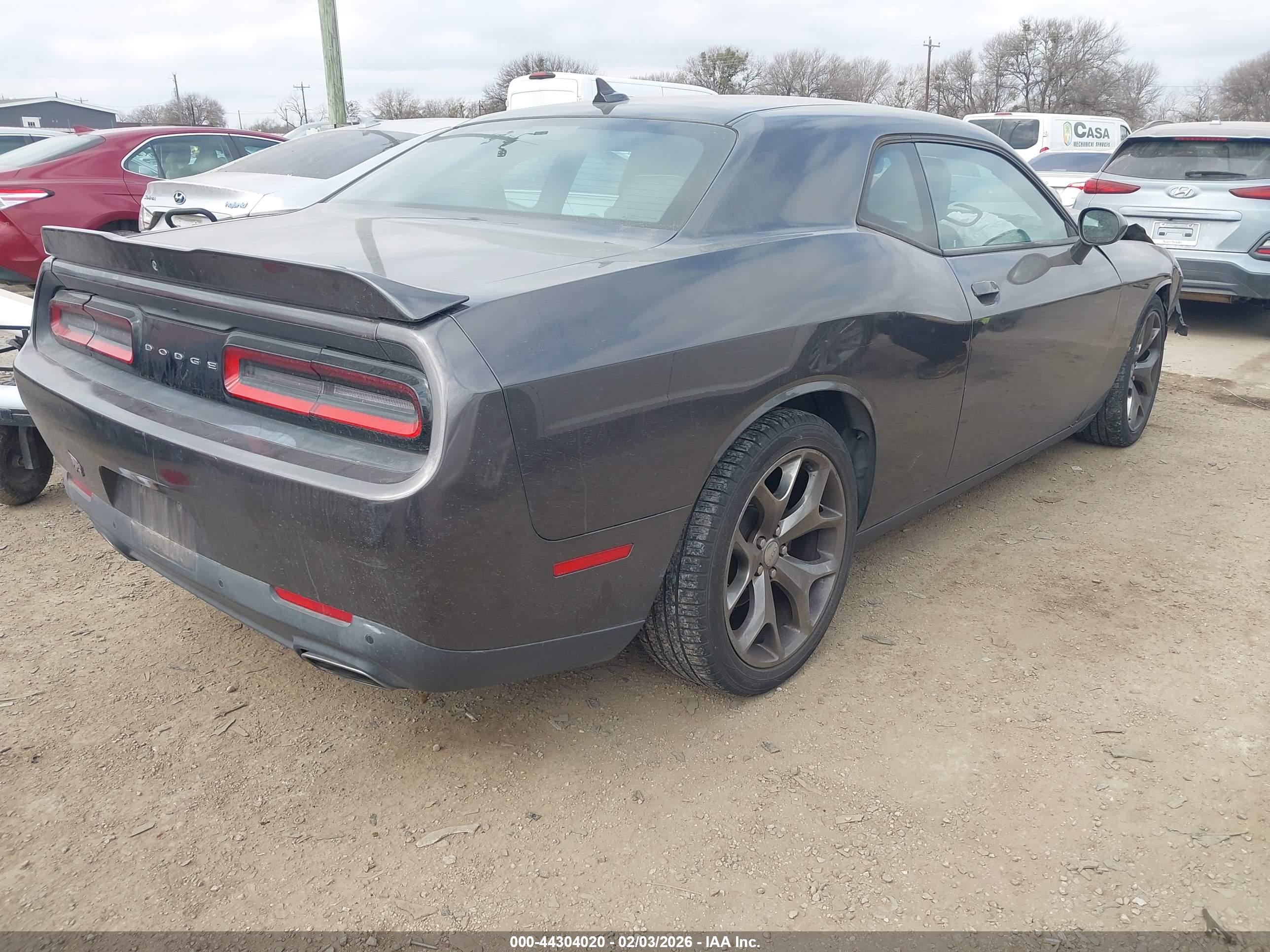 DODGE CHALLENGER image 4