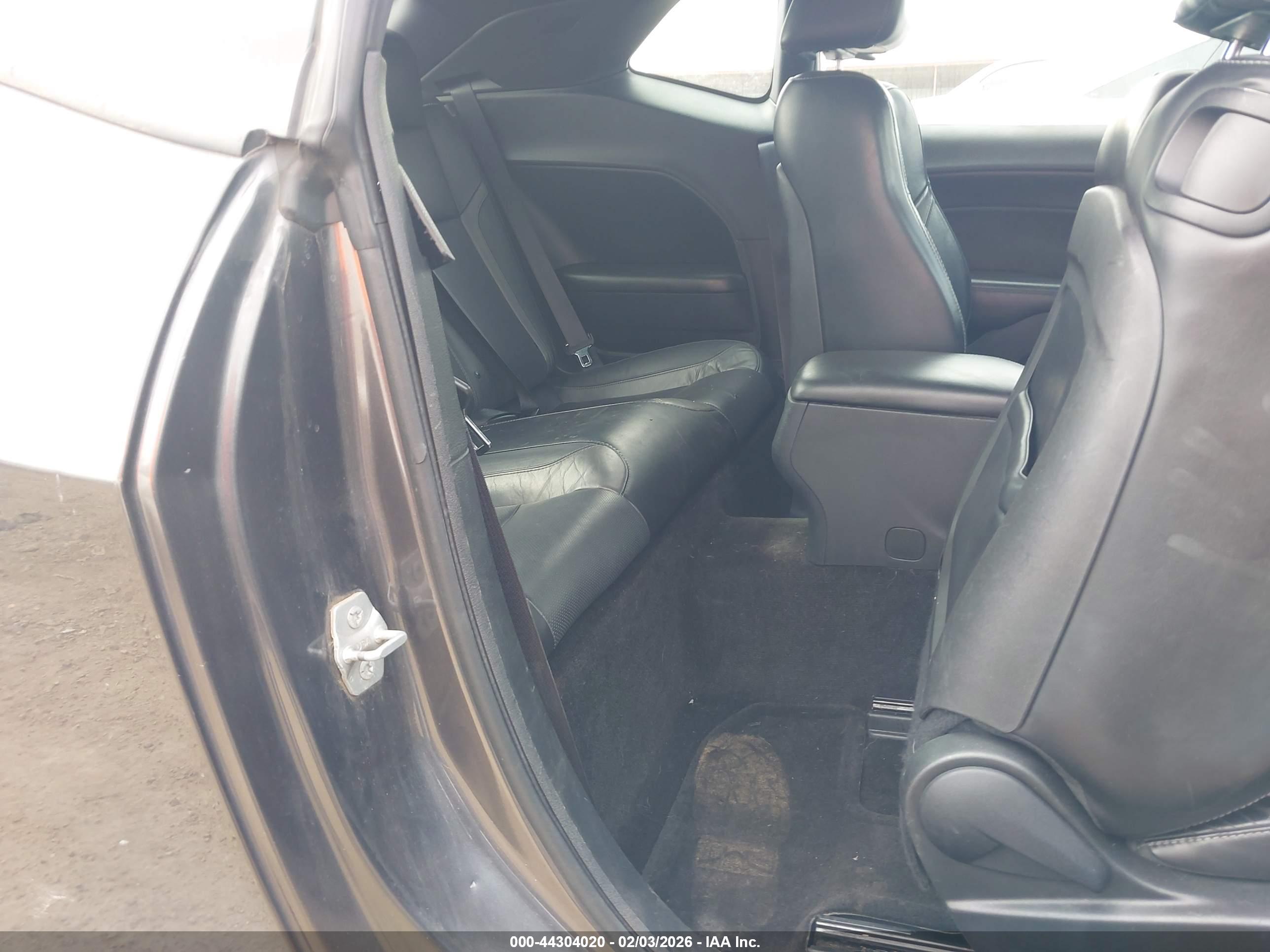 DODGE CHALLENGER image 8