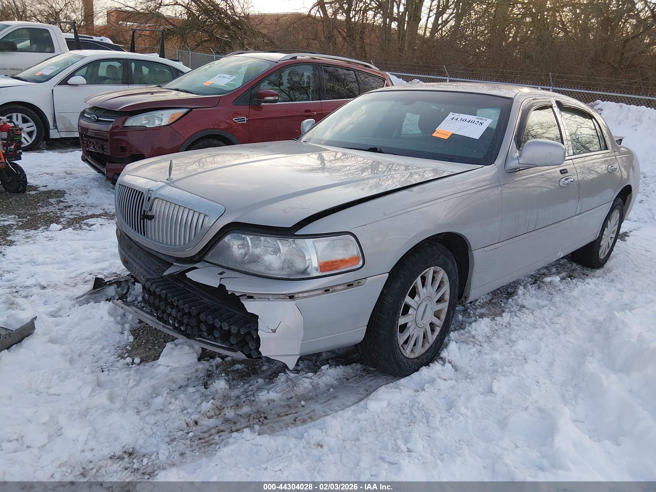 LINCOLN TOWN image 2