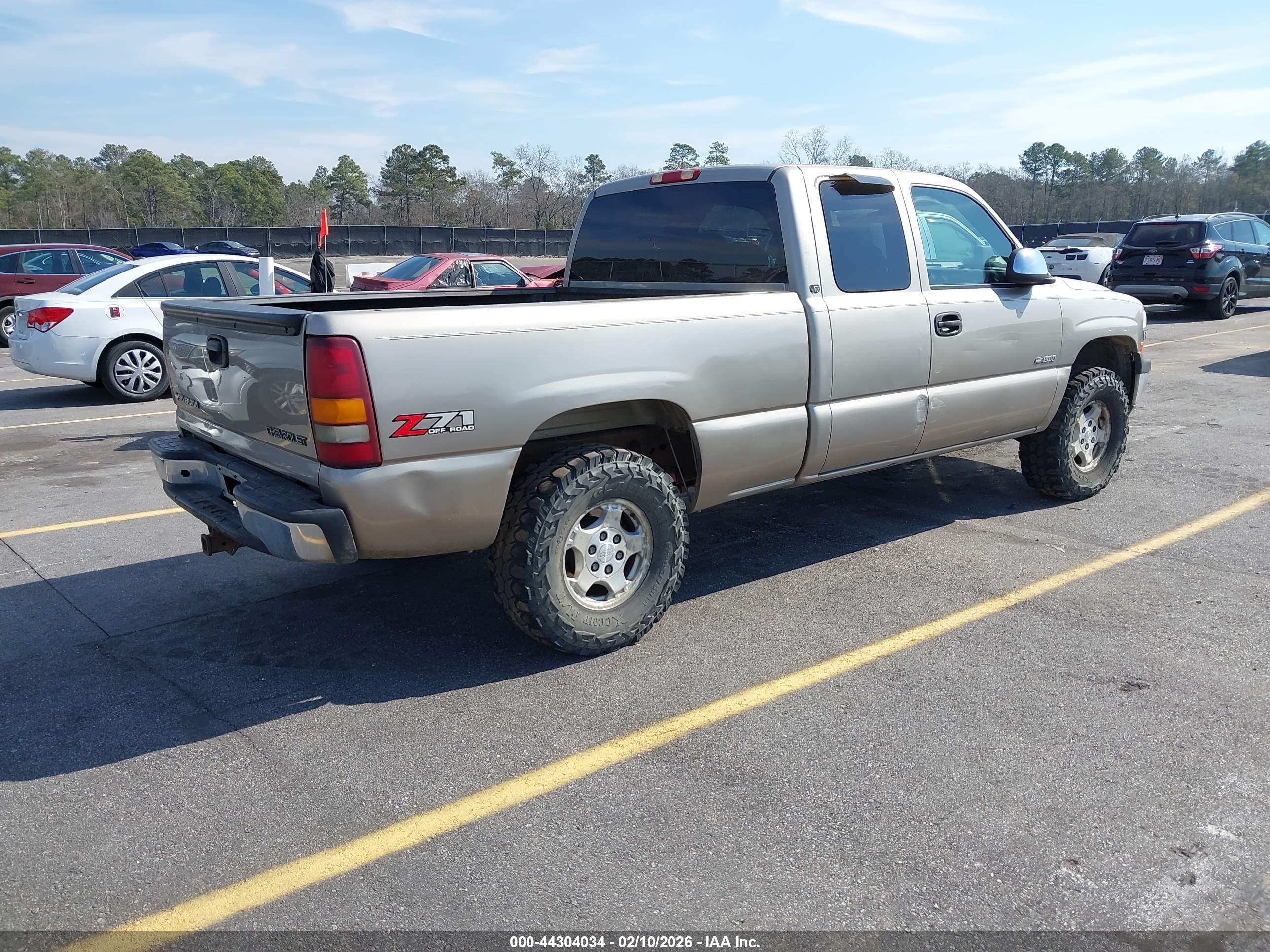 CHEVROLET SILVERADO image 4