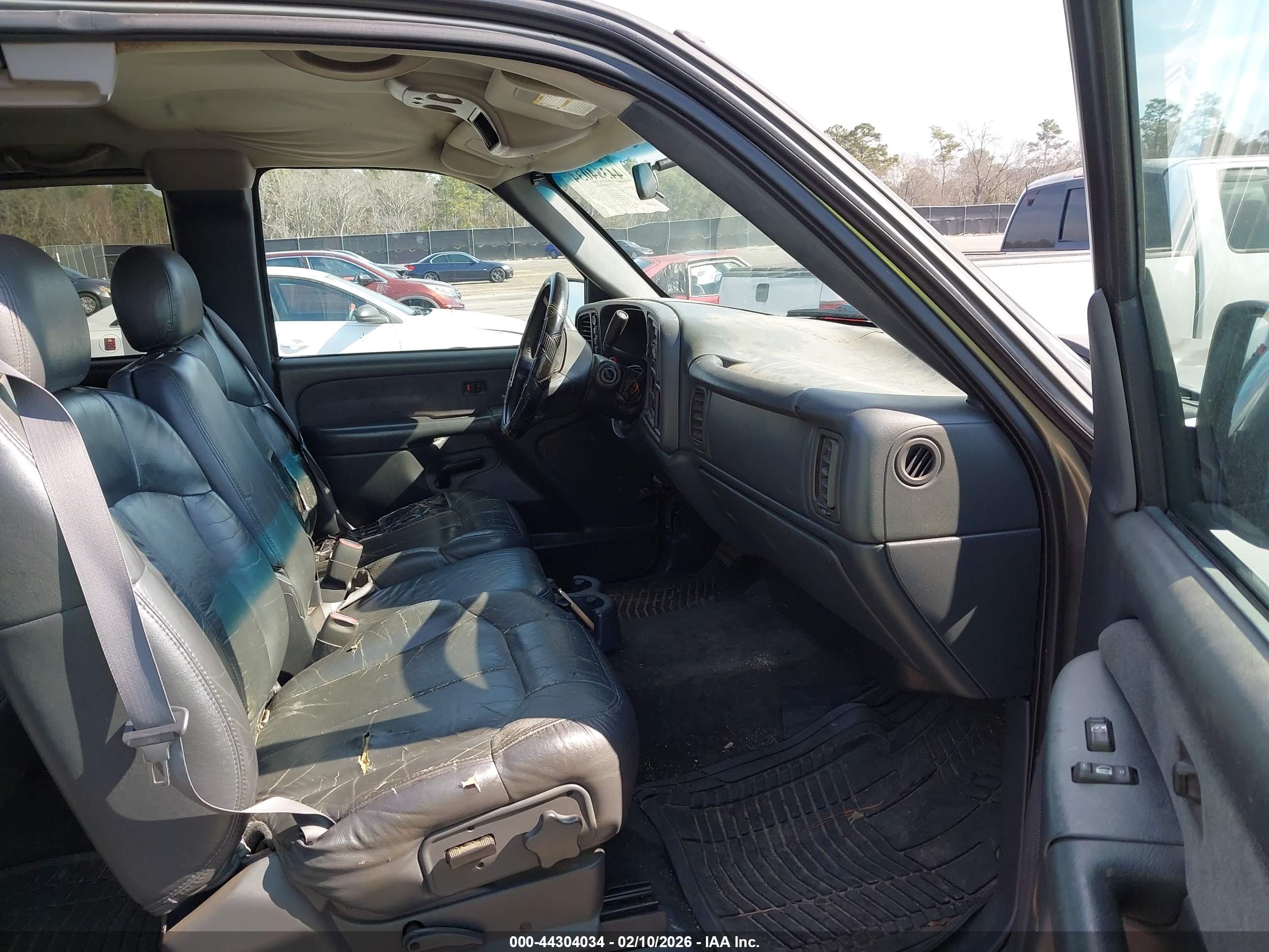 CHEVROLET SILVERADO image 5