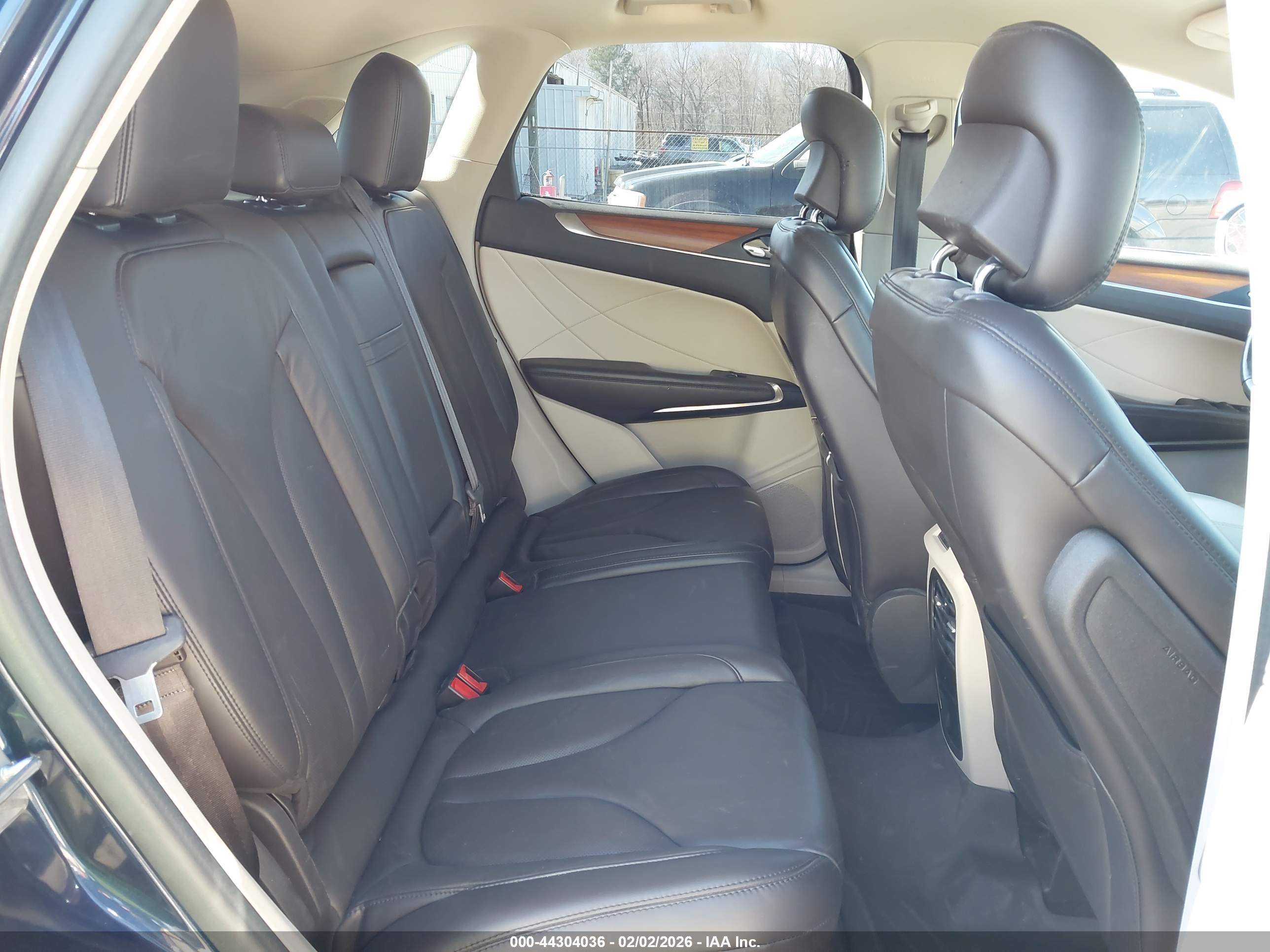 LINCOLN MKC image 8