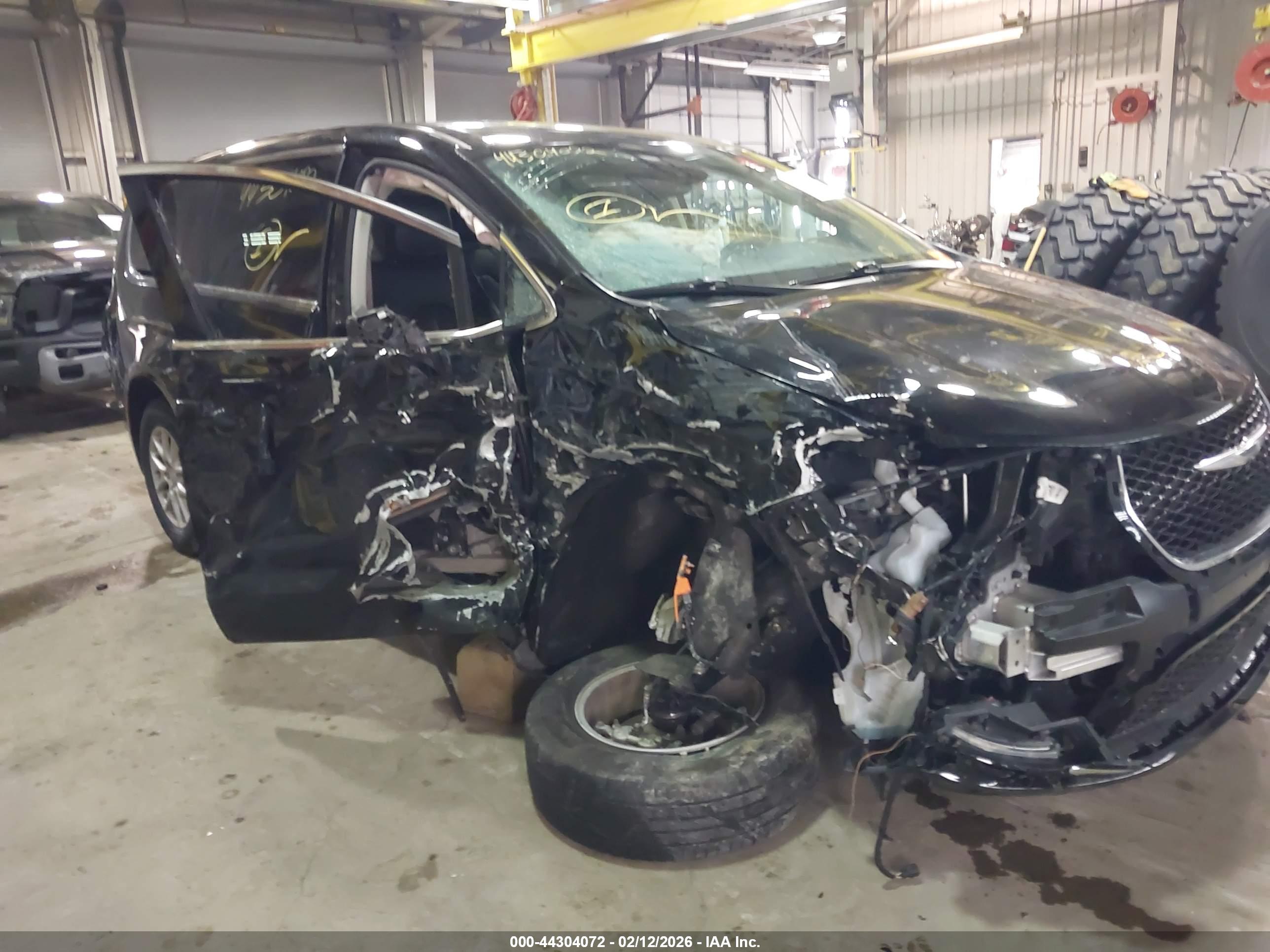 CHRYSLER PACIFICA image 6
