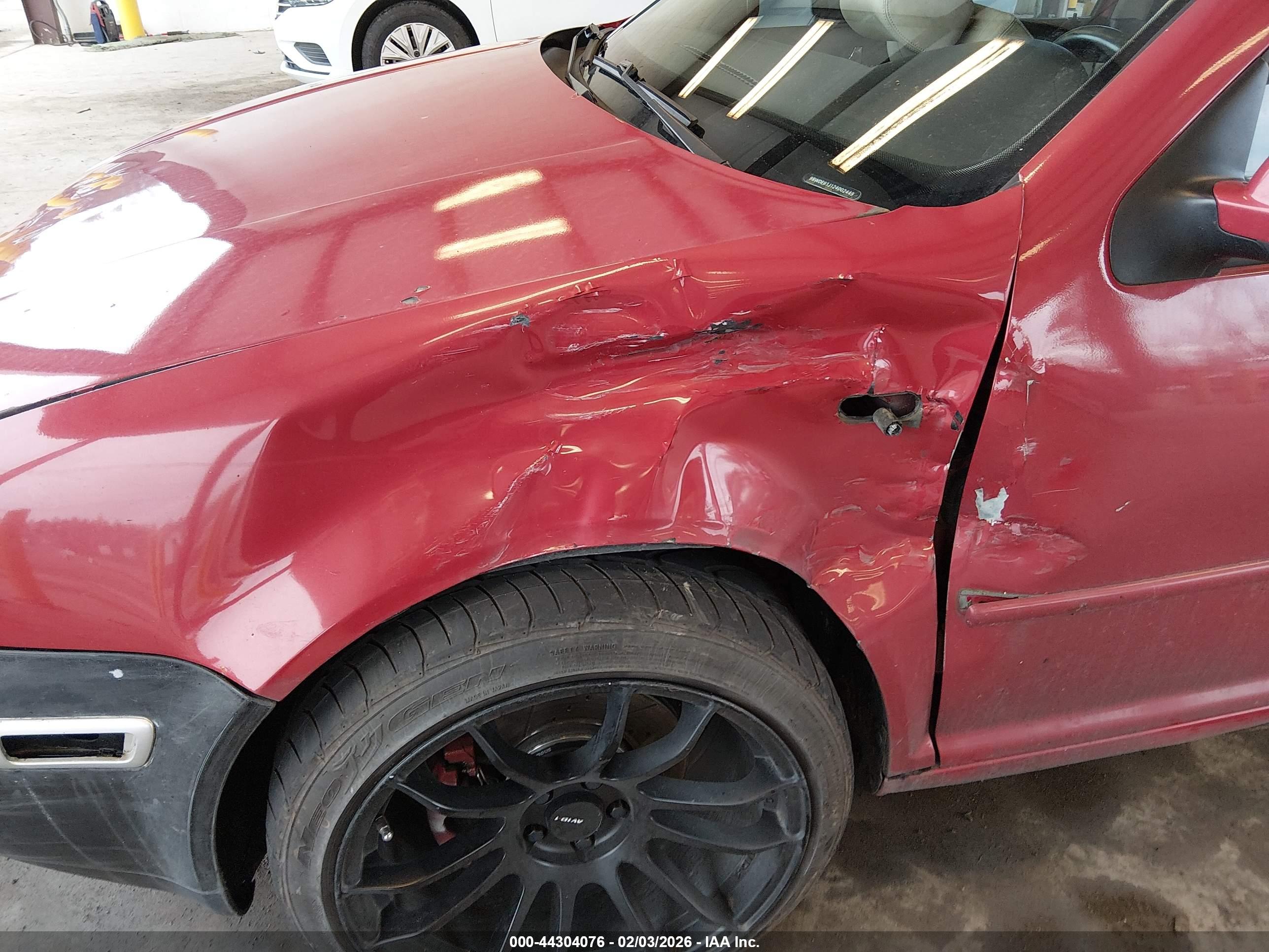 VOLKSWAGEN GTI image 6