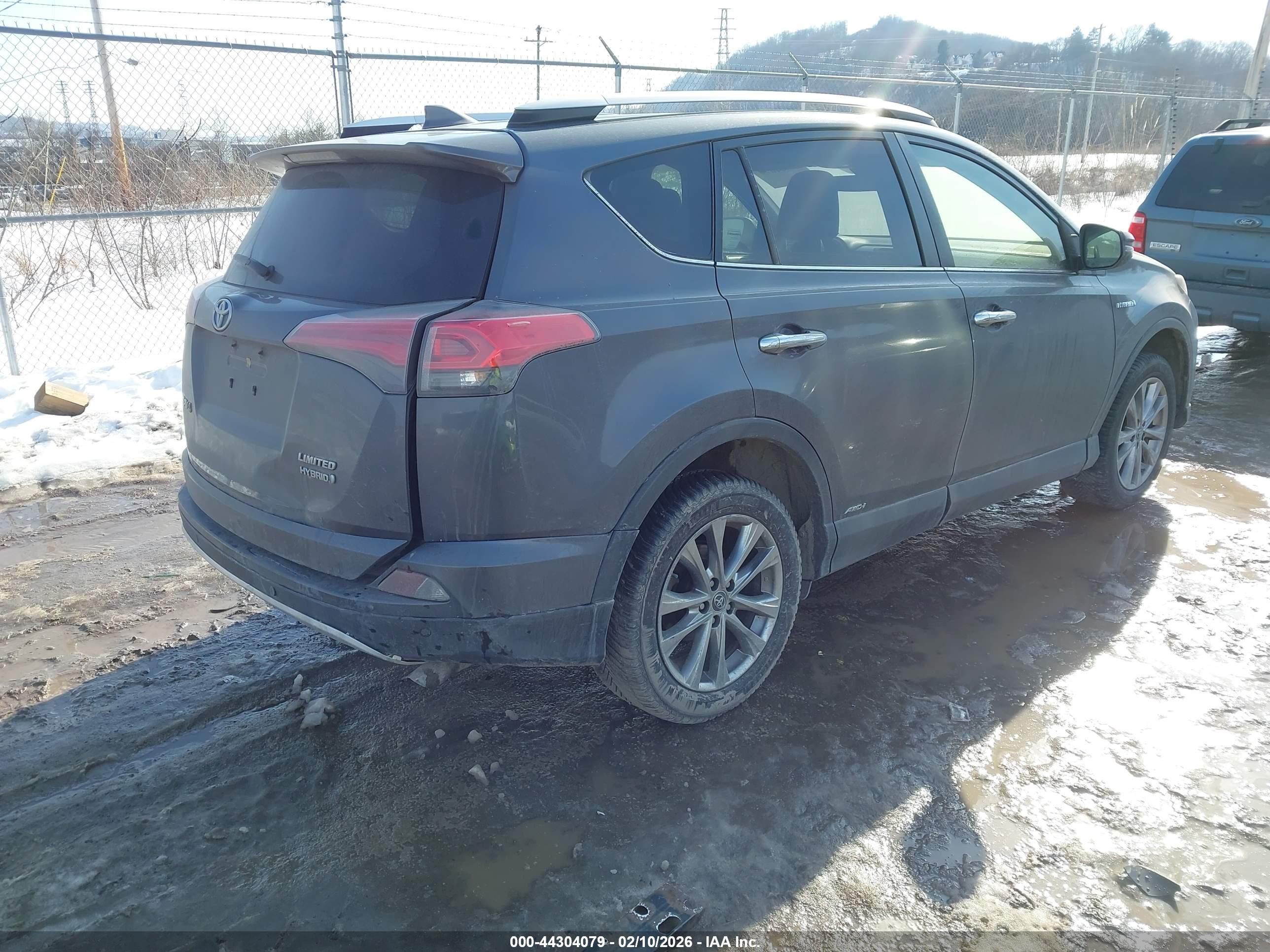 TOYOTA RAV4 image 4