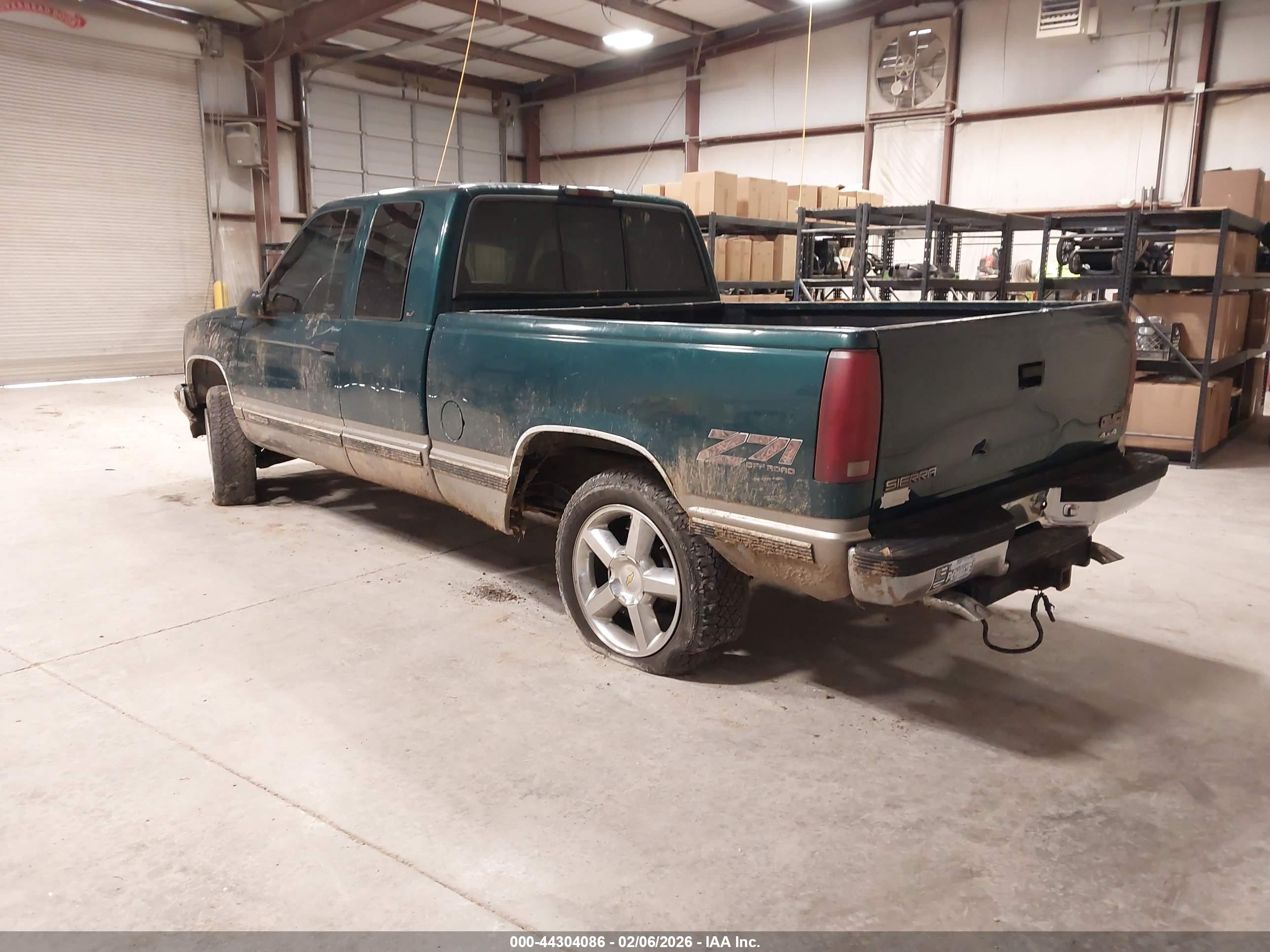 GMC SIERRA image 3