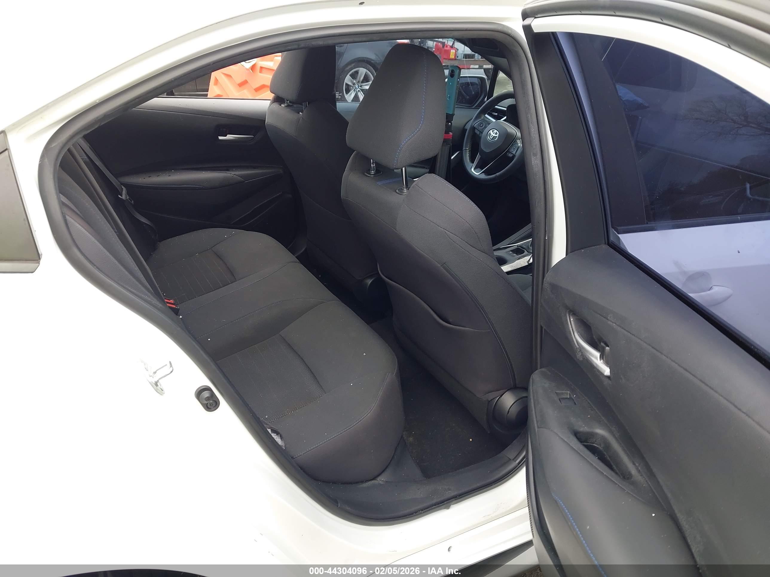 TOYOTA COROLLA image 8