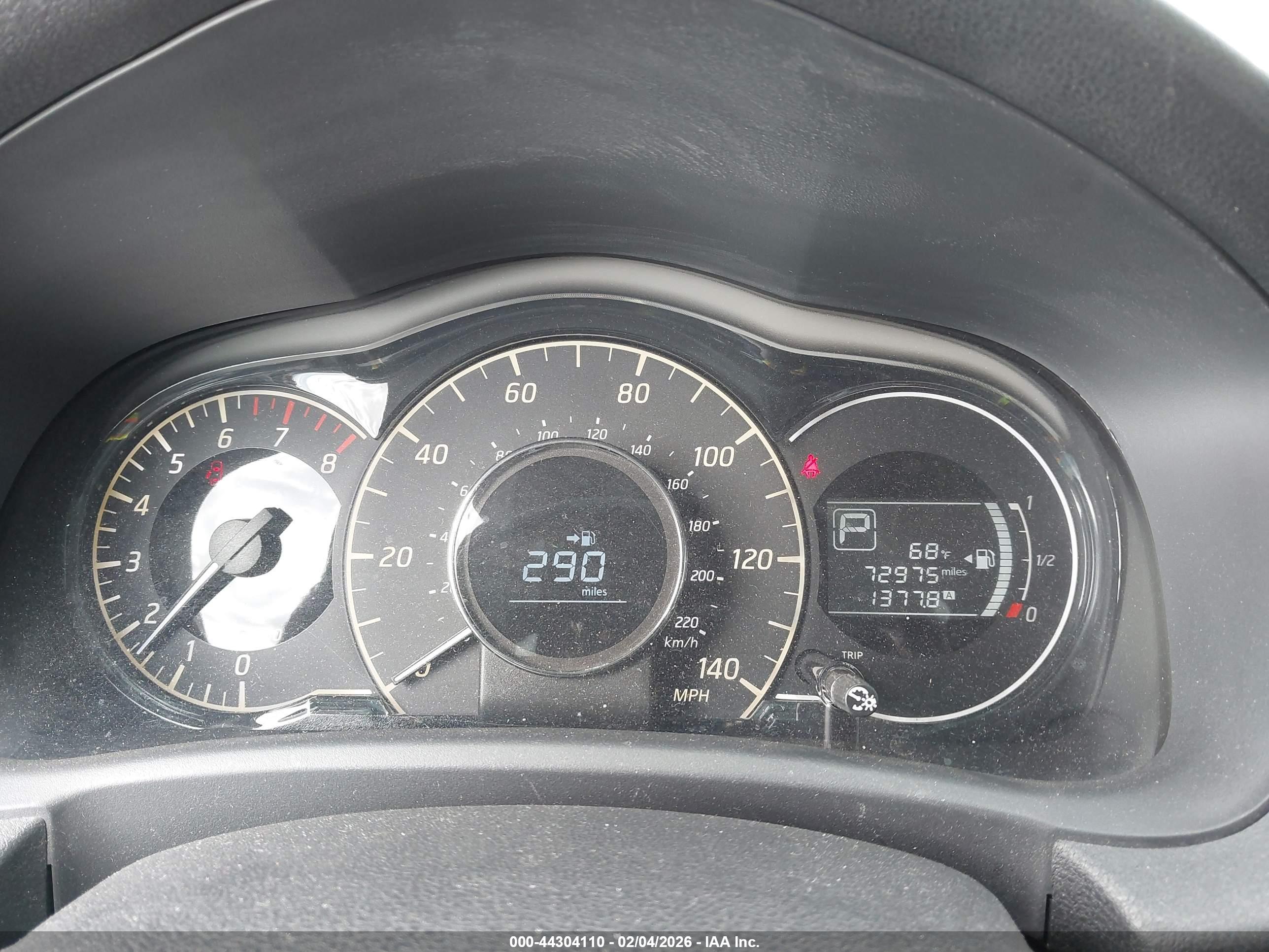 NISSAN VERSA image 7