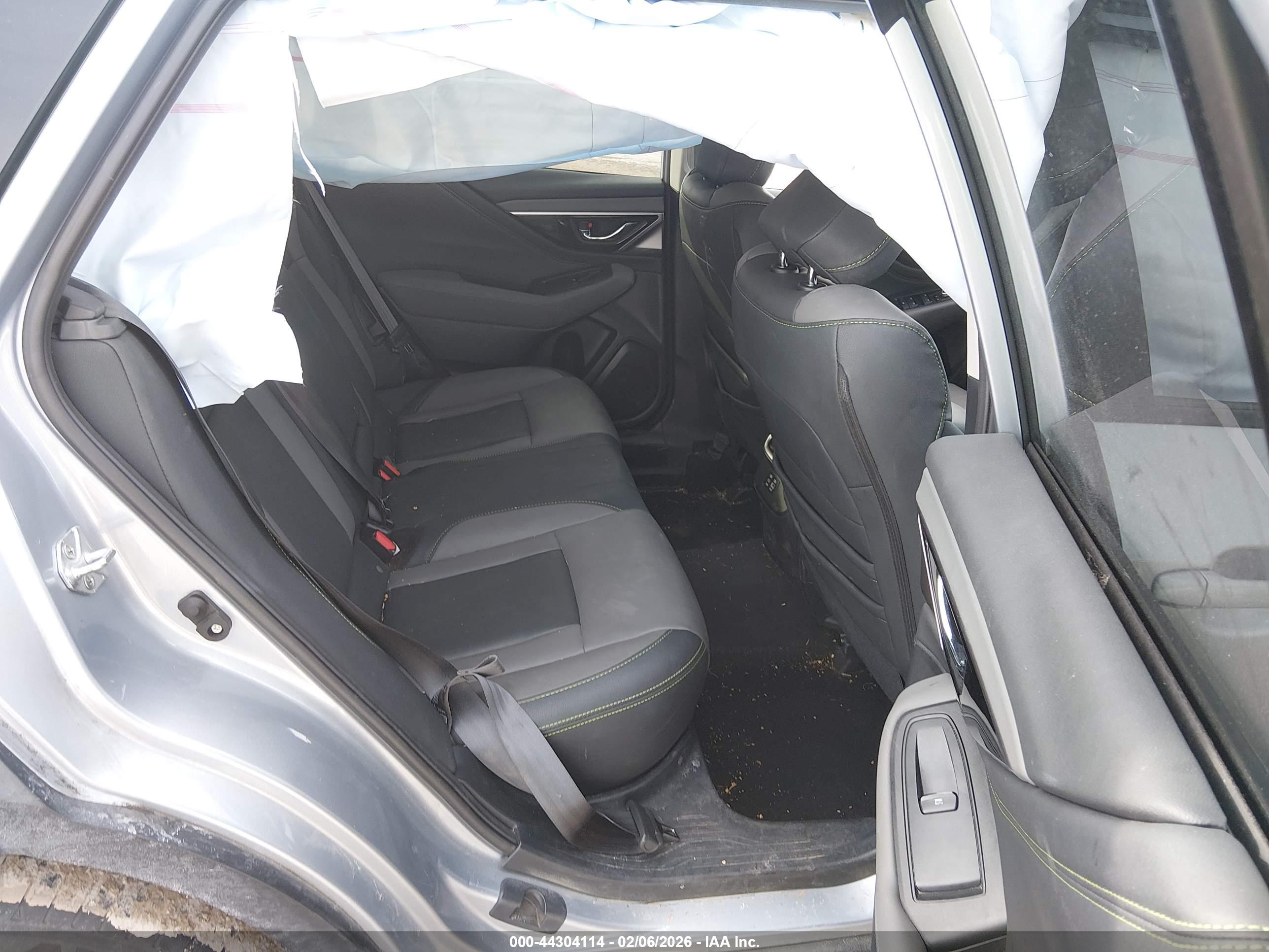SUBARU OUTBACK image 8