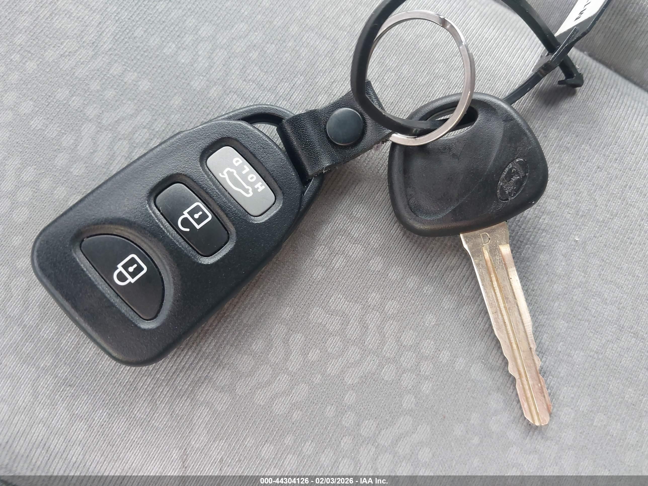 HYUNDAI ELANTRA image 11