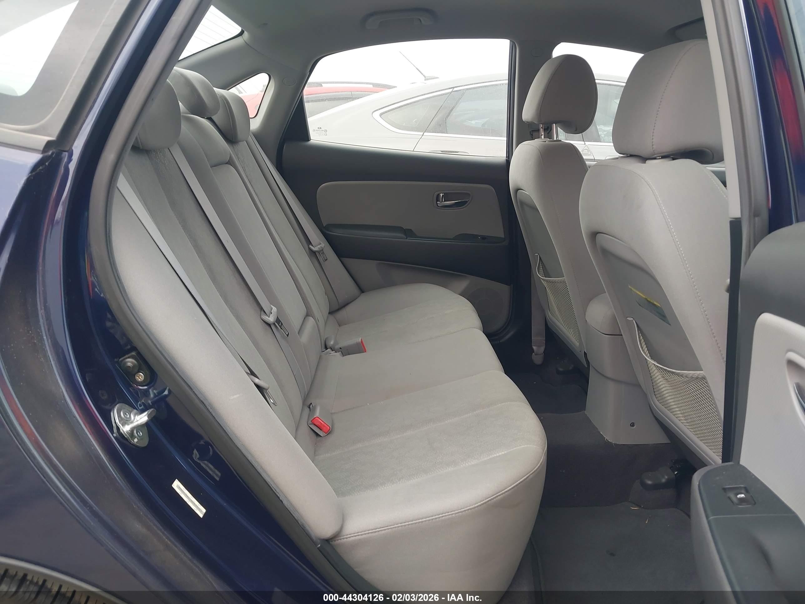 HYUNDAI ELANTRA image 8