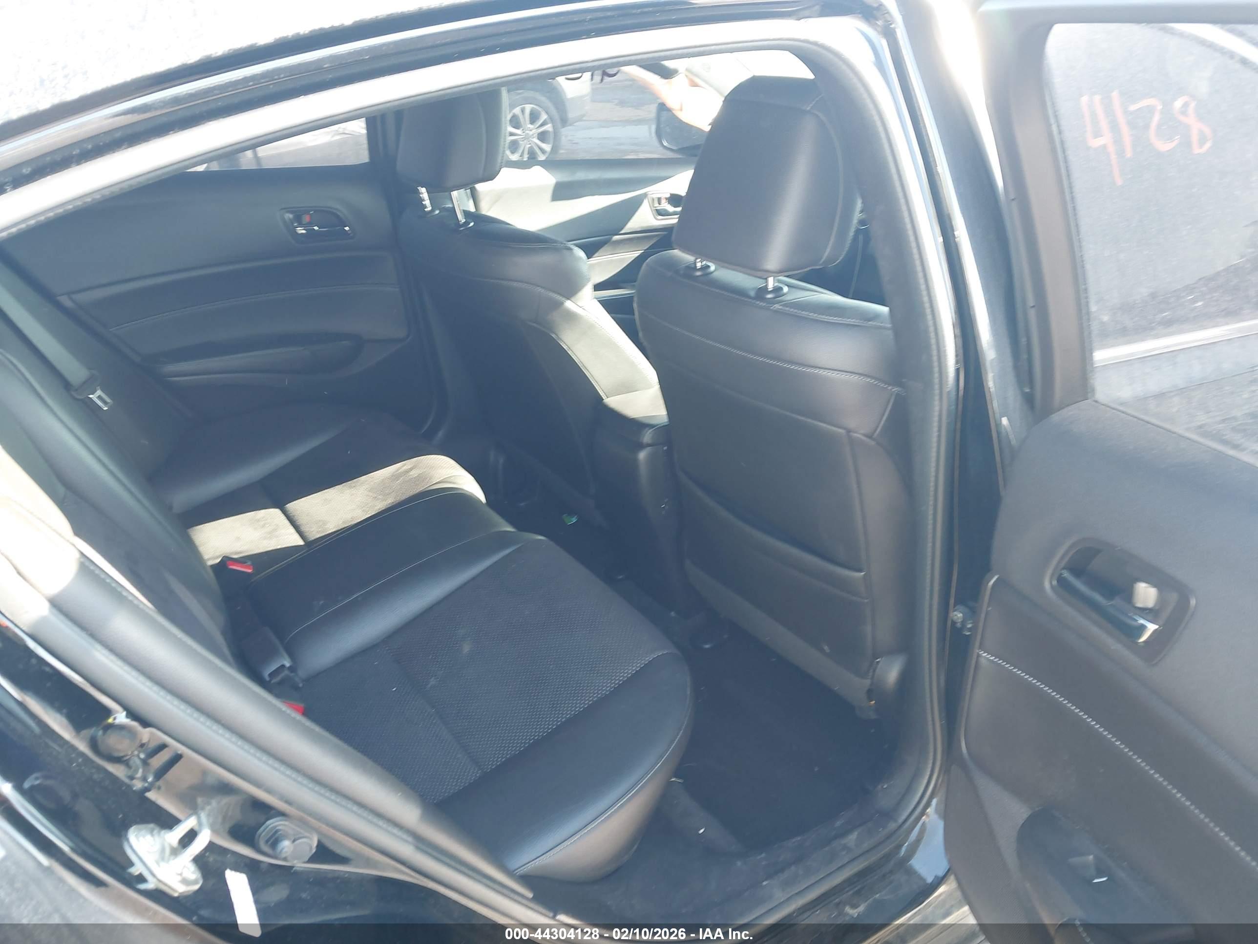 ACURA ILX image 8